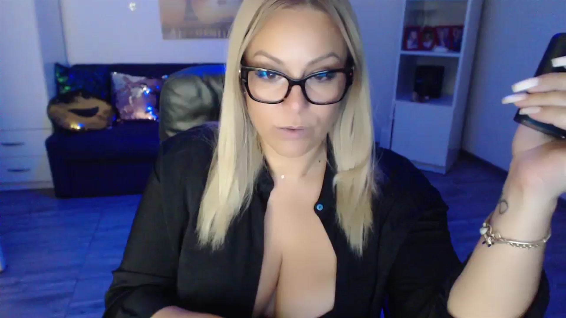 Gallery image thumbnail from A_baby_Boo's myfreecams stream on, 09/03/2023, 23:11 image 2 of 20