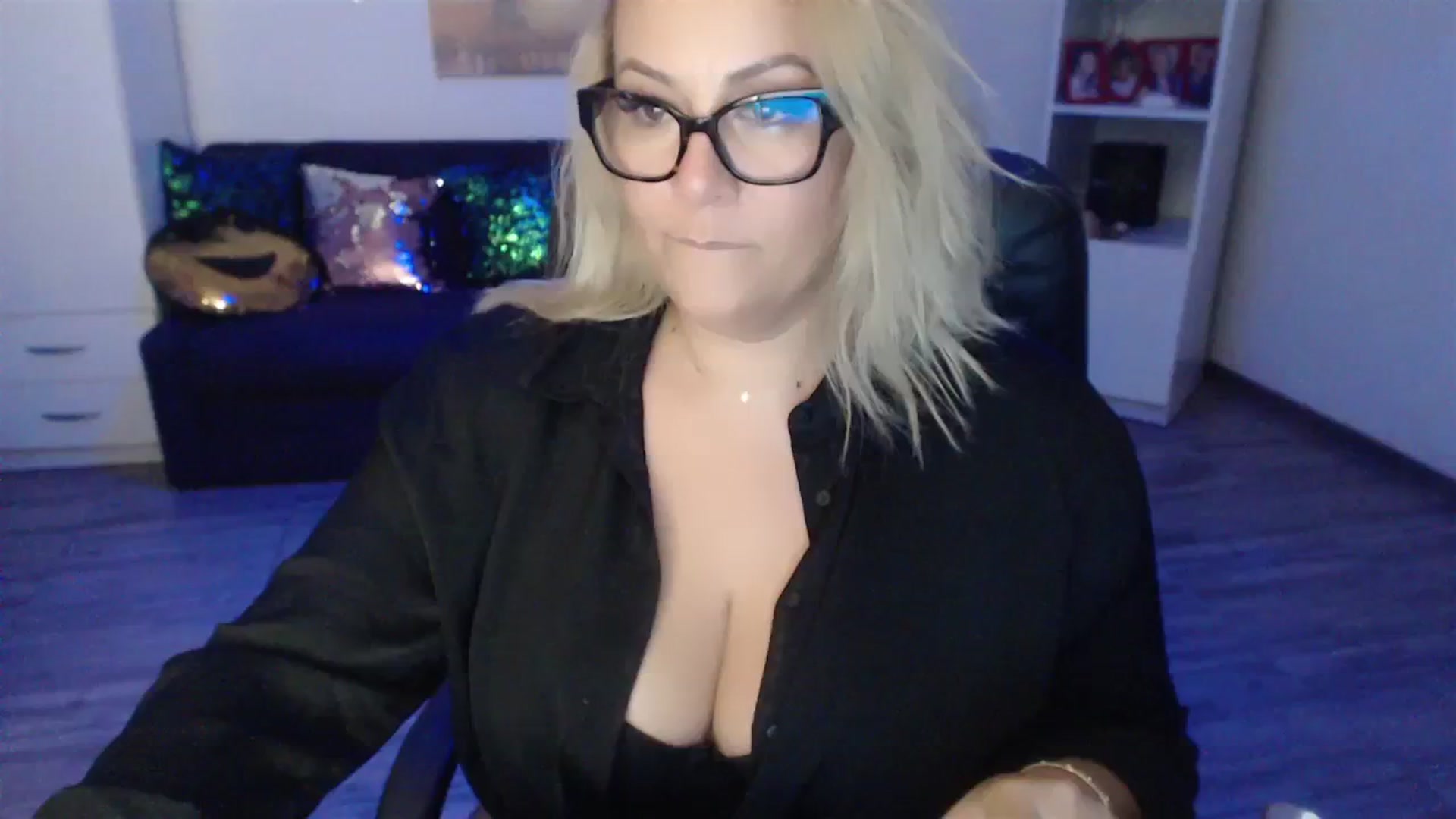 Gallery image thumbnail from A_baby_Boo's myfreecams stream on, 09/05/2023, 22:05 image 2 of 20