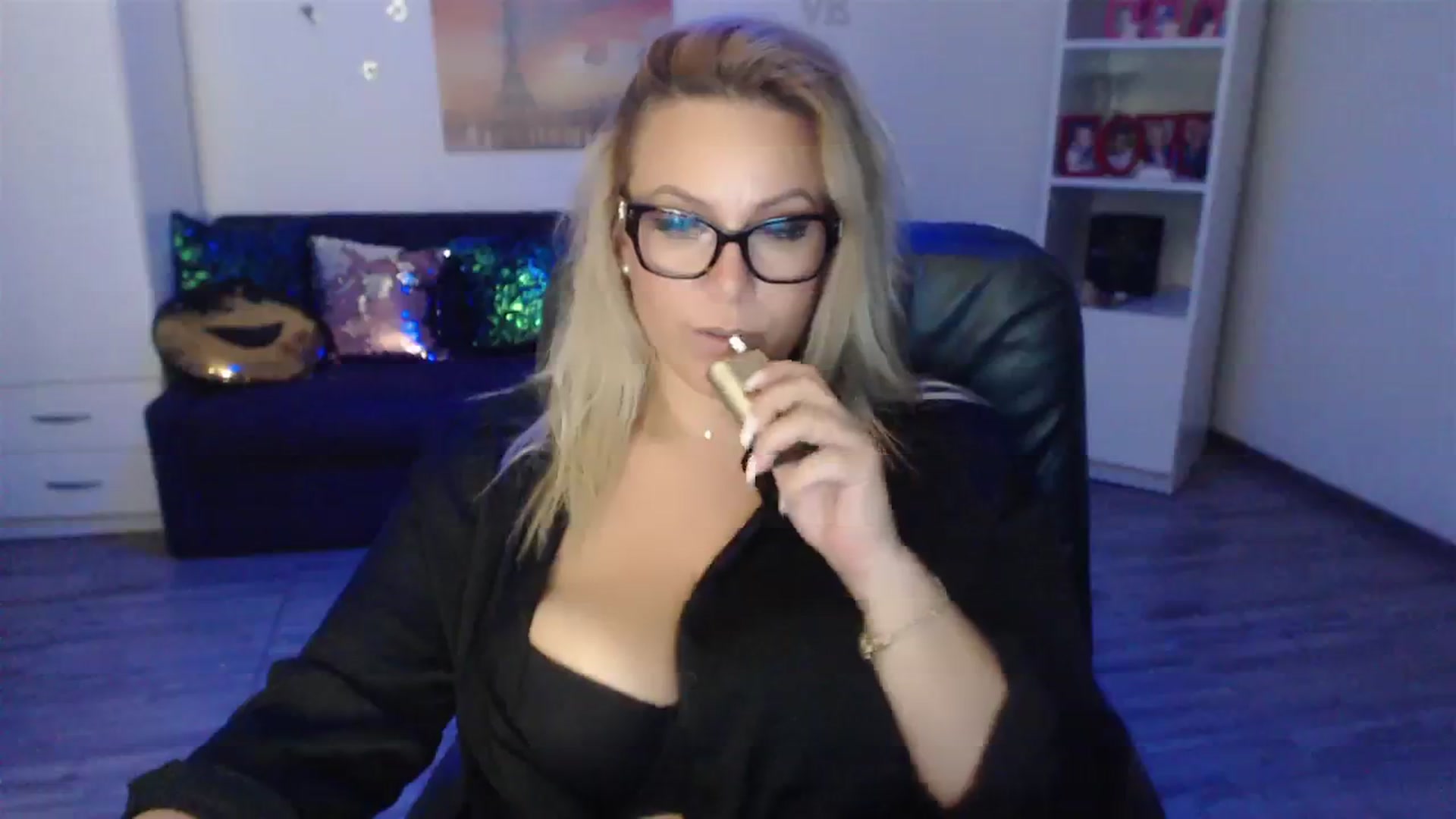 Gallery image thumbnail from A_baby_Boo's myfreecams stream on, 09/05/2023, 22:05 image 14 of 20