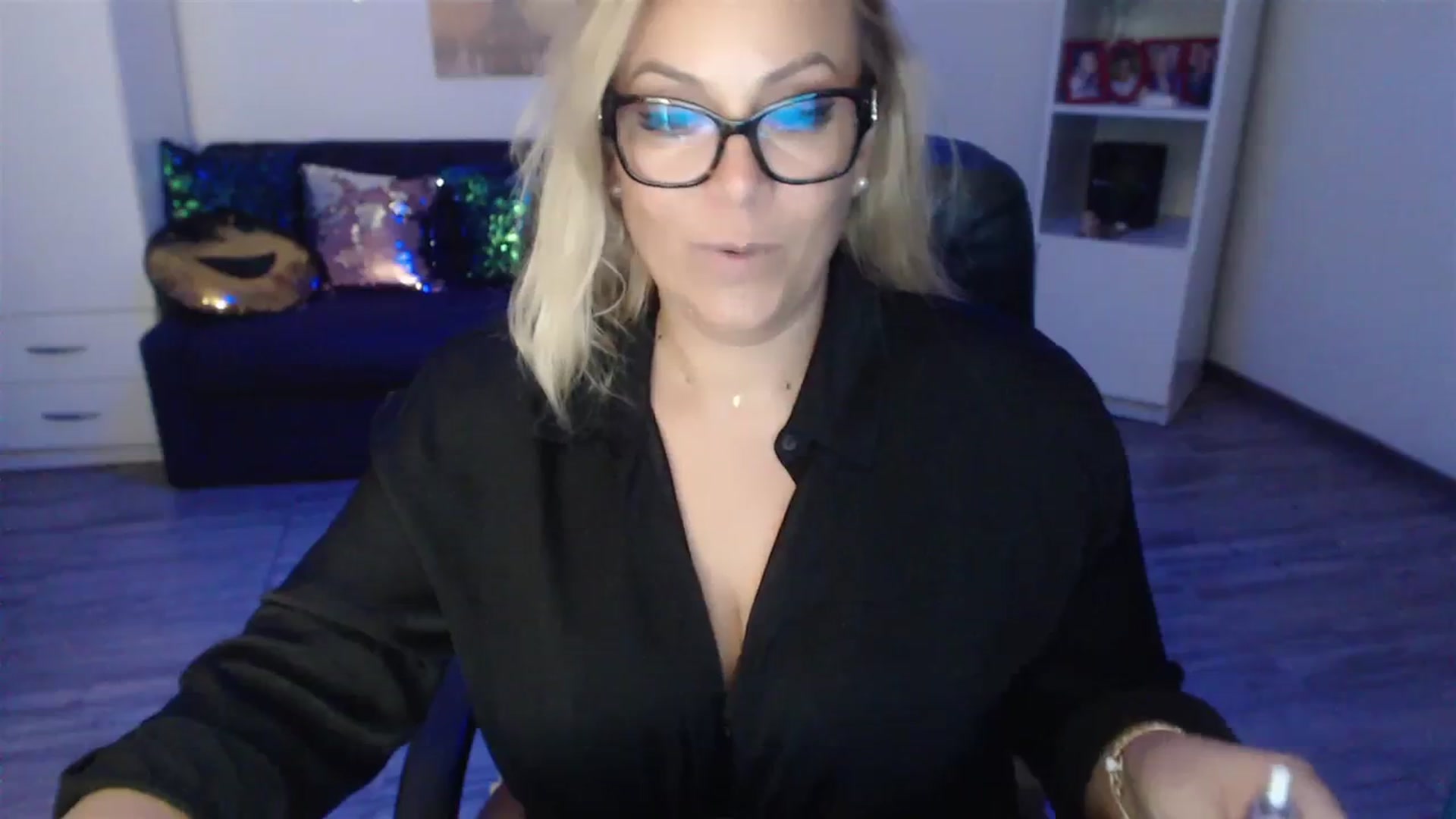 Gallery image thumbnail from A_baby_Boo's myfreecams stream on, 09/05/2023, 22:05 image 4 of 20