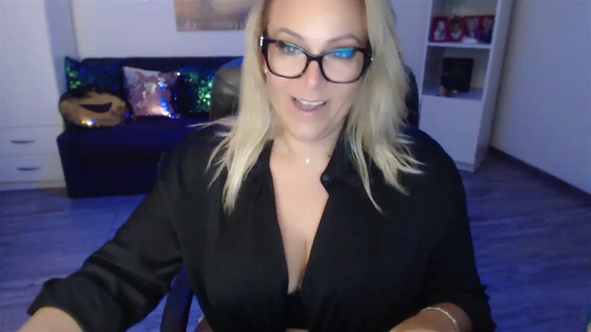Gallery image thumbnail from A_baby_Boo's myfreecams stream on, 09/05/2023, 22:05 image 5 of 20