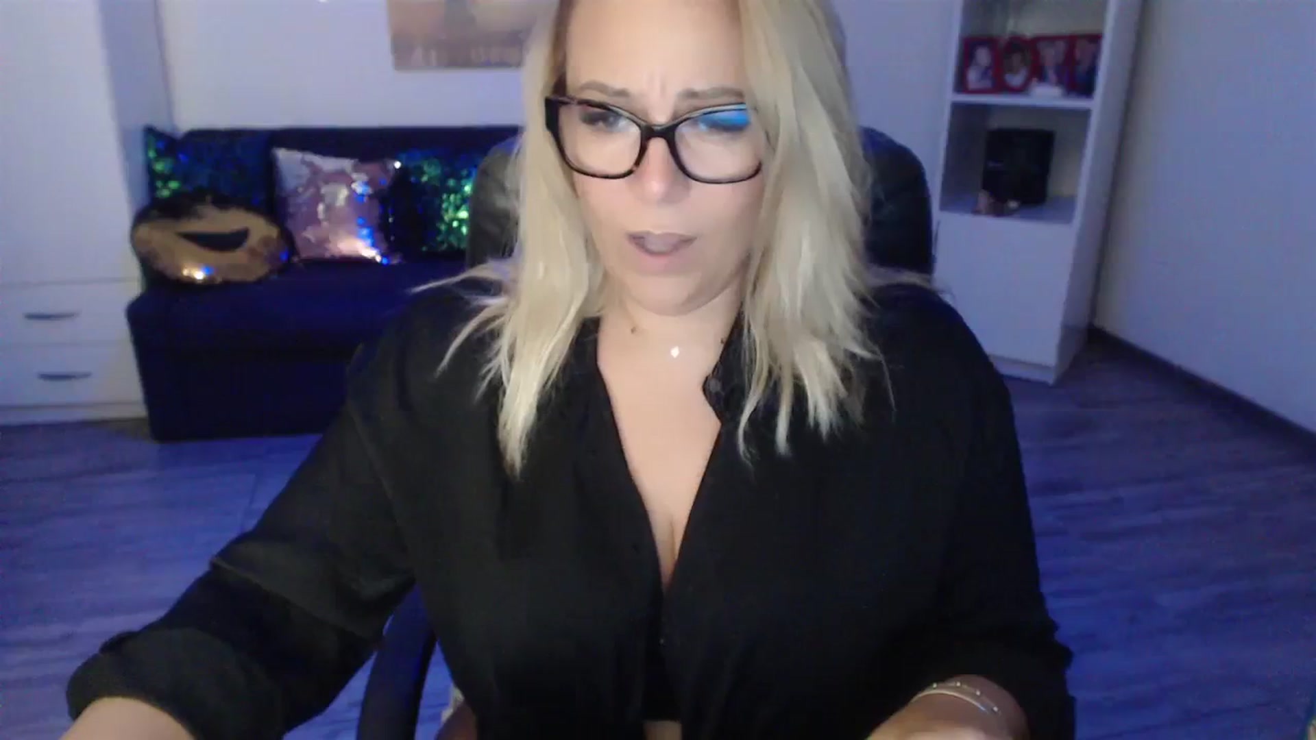 Gallery image thumbnail from A_baby_Boo's myfreecams stream on, 09/05/2023, 22:05 image 7 of 20