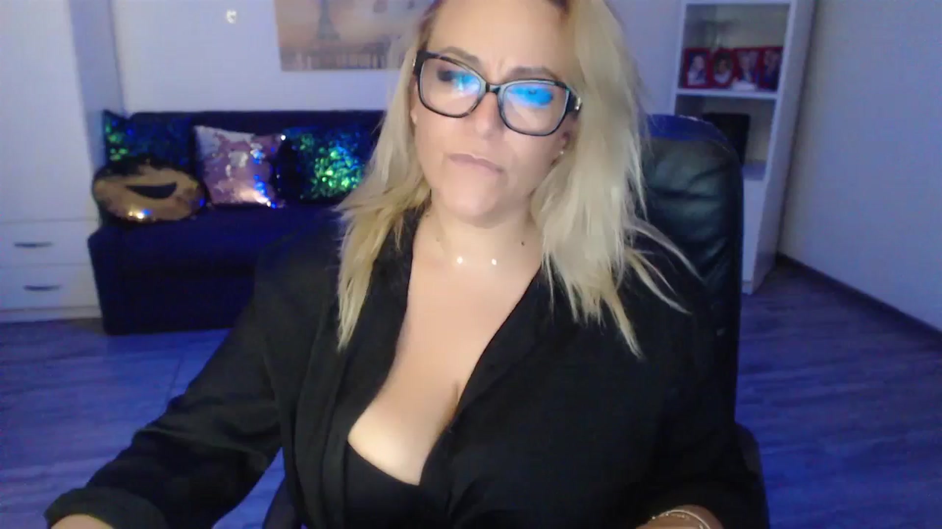 Gallery image thumbnail from A_baby_Boo's myfreecams stream on, 09/05/2023, 22:05 image 19 of 20