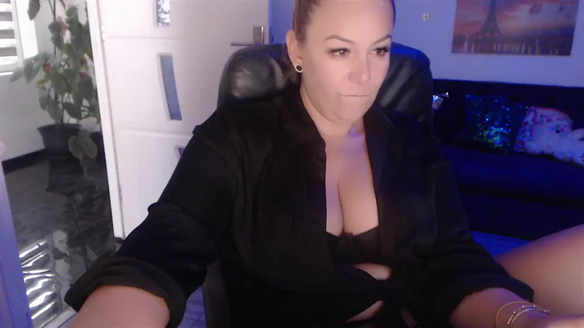 Gallery image thumbnail from A_baby_Boo's myfreecams stream on, 09/13/2023, 13:07 image 13 of 20