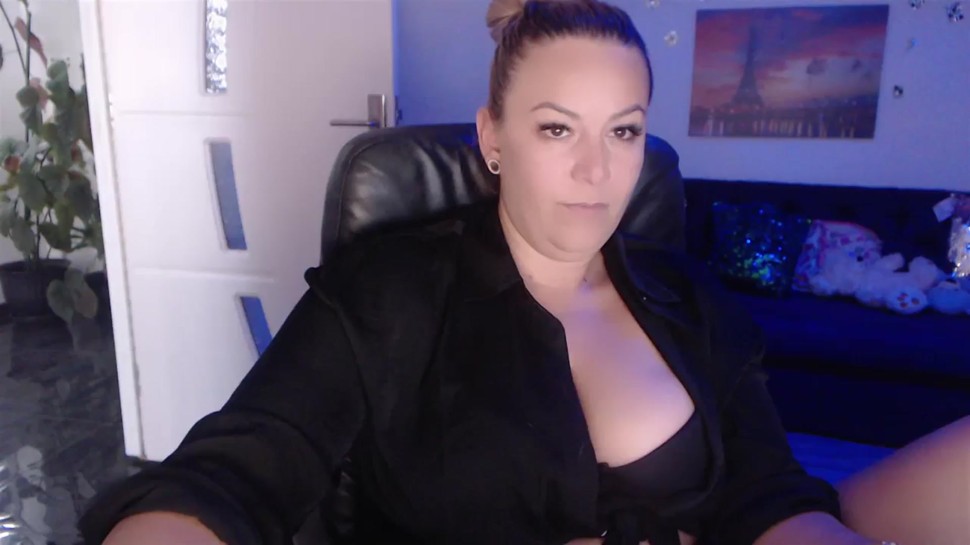 Gallery image thumbnail from A_baby_Boo's myfreecams stream on, 09/13/2023, 13:07 image 1 of 20