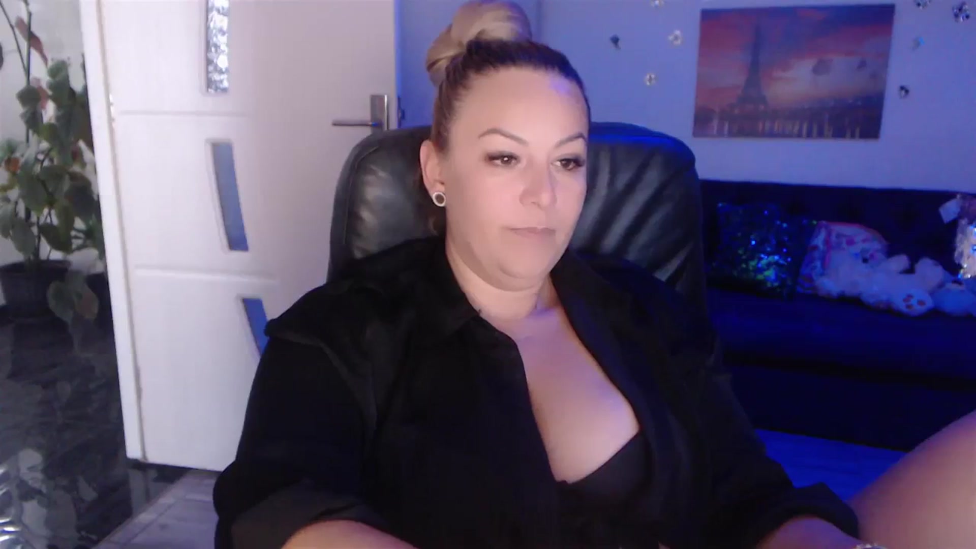 Gallery image thumbnail from A_baby_Boo's myfreecams stream on, 09/13/2023, 13:07 image 6 of 20
