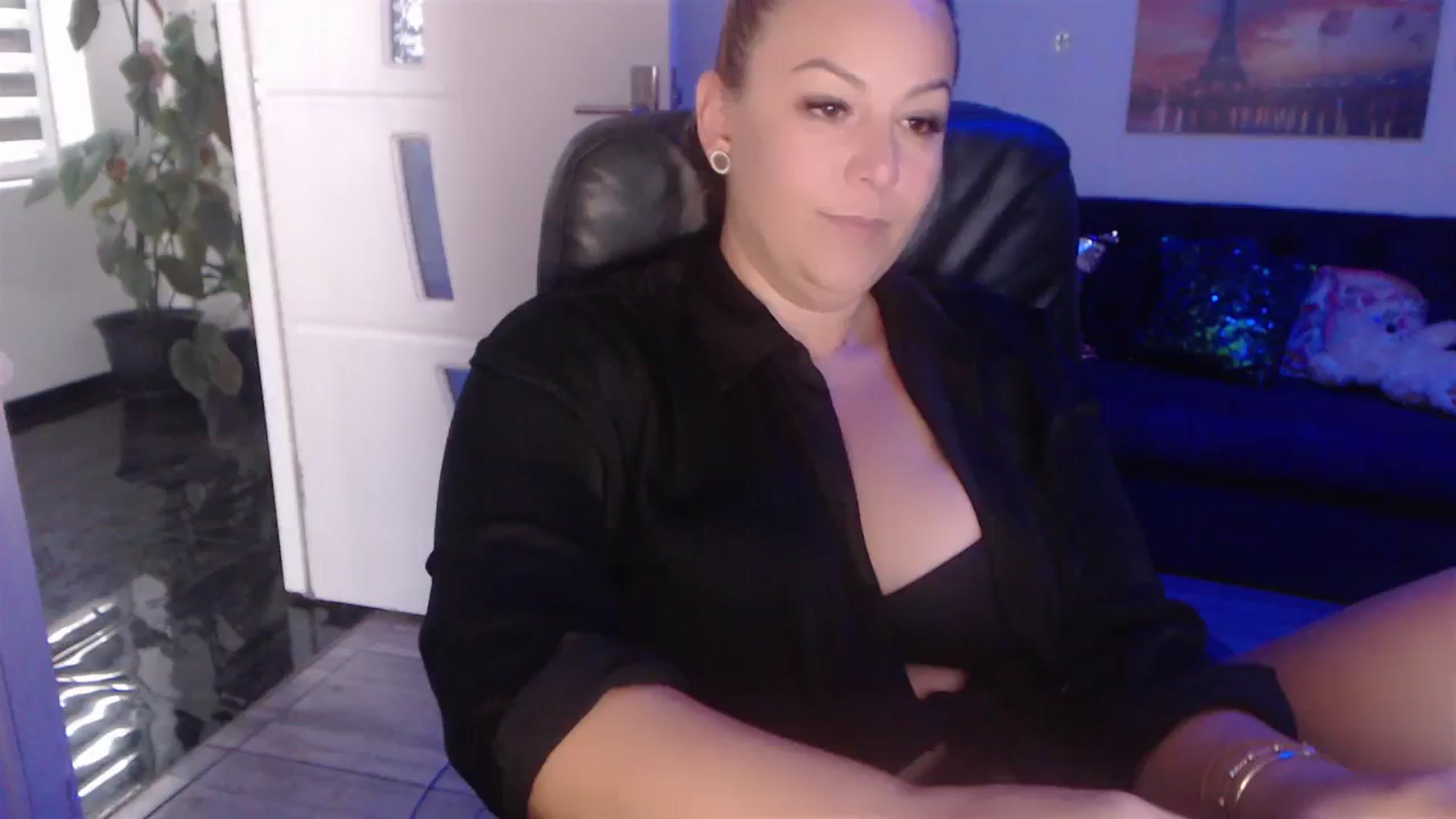 Gallery image thumbnail from A_baby_Boo's myfreecams stream on, 09/13/2023, 13:07 image 16 of 20