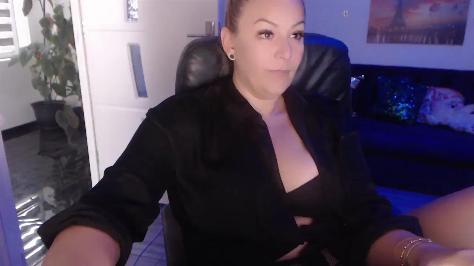 Gallery image thumbnail from A_baby_Boo's myfreecams stream on, 09/13/2023, 13:07 image 15 of 20