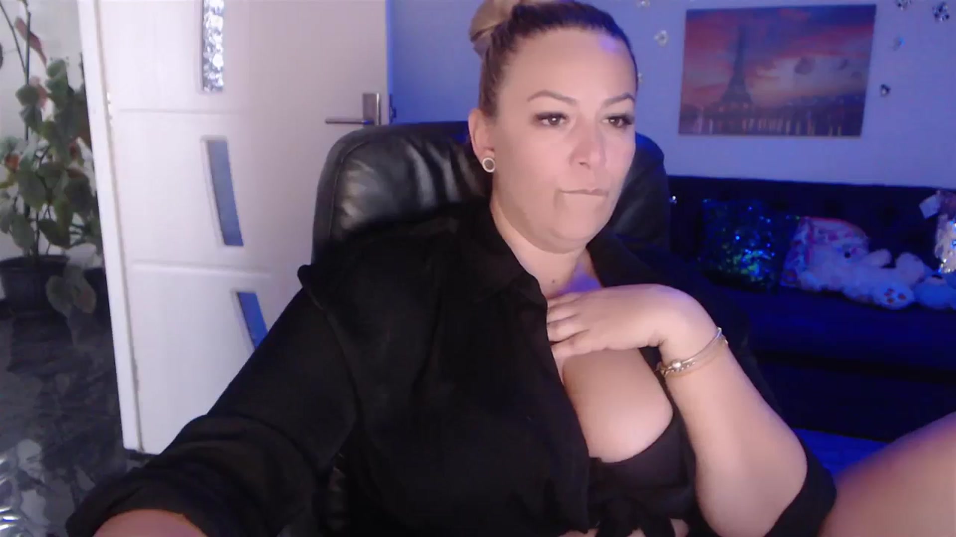 Gallery image thumbnail from A_baby_Boo's myfreecams stream on, 09/13/2023, 13:07 image 5 of 20