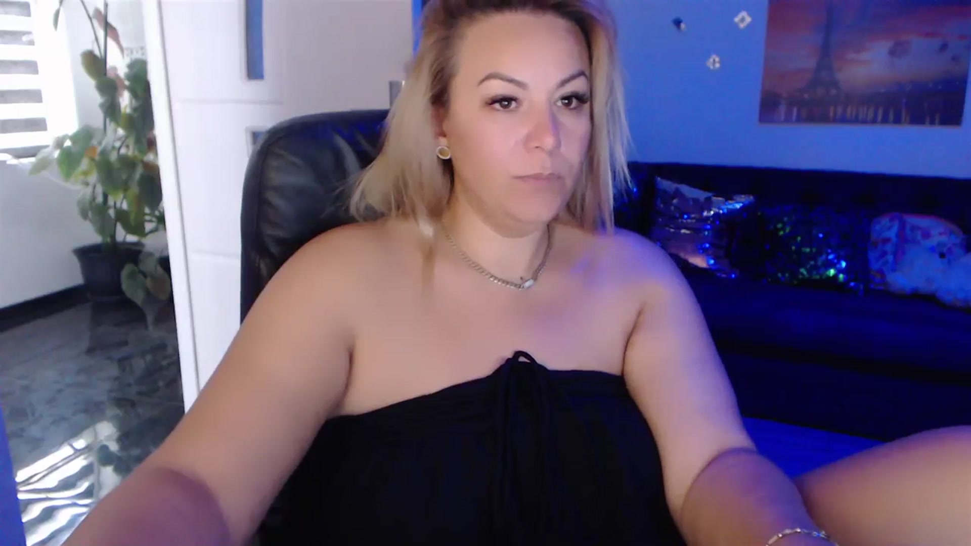 Gallery image thumbnail from A_baby_Boo's myfreecams stream on, 09/14/2023, 11:59 image 17 of 20