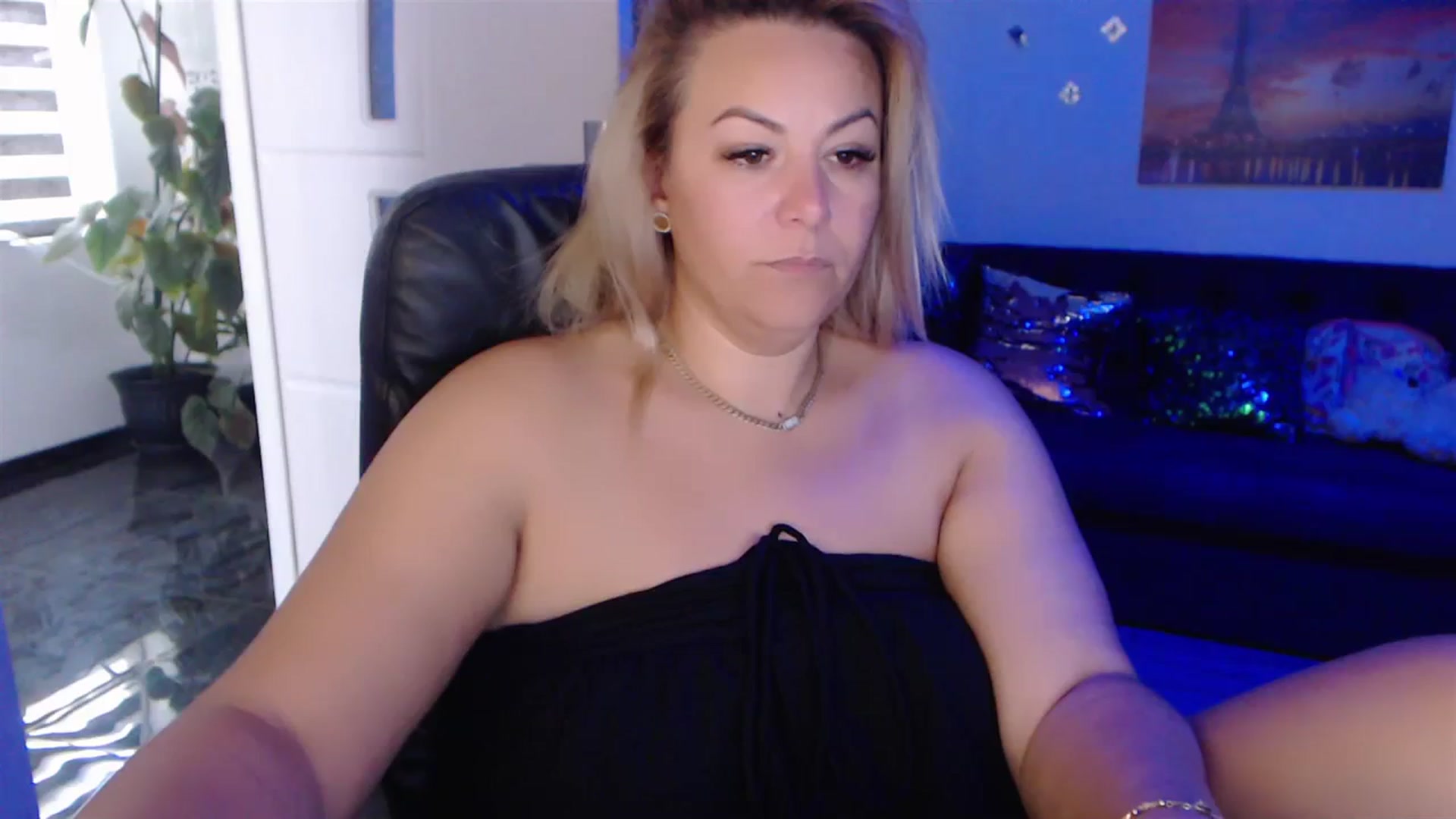 Gallery image thumbnail from A_baby_Boo's myfreecams stream on, 09/14/2023, 11:59 image 16 of 20