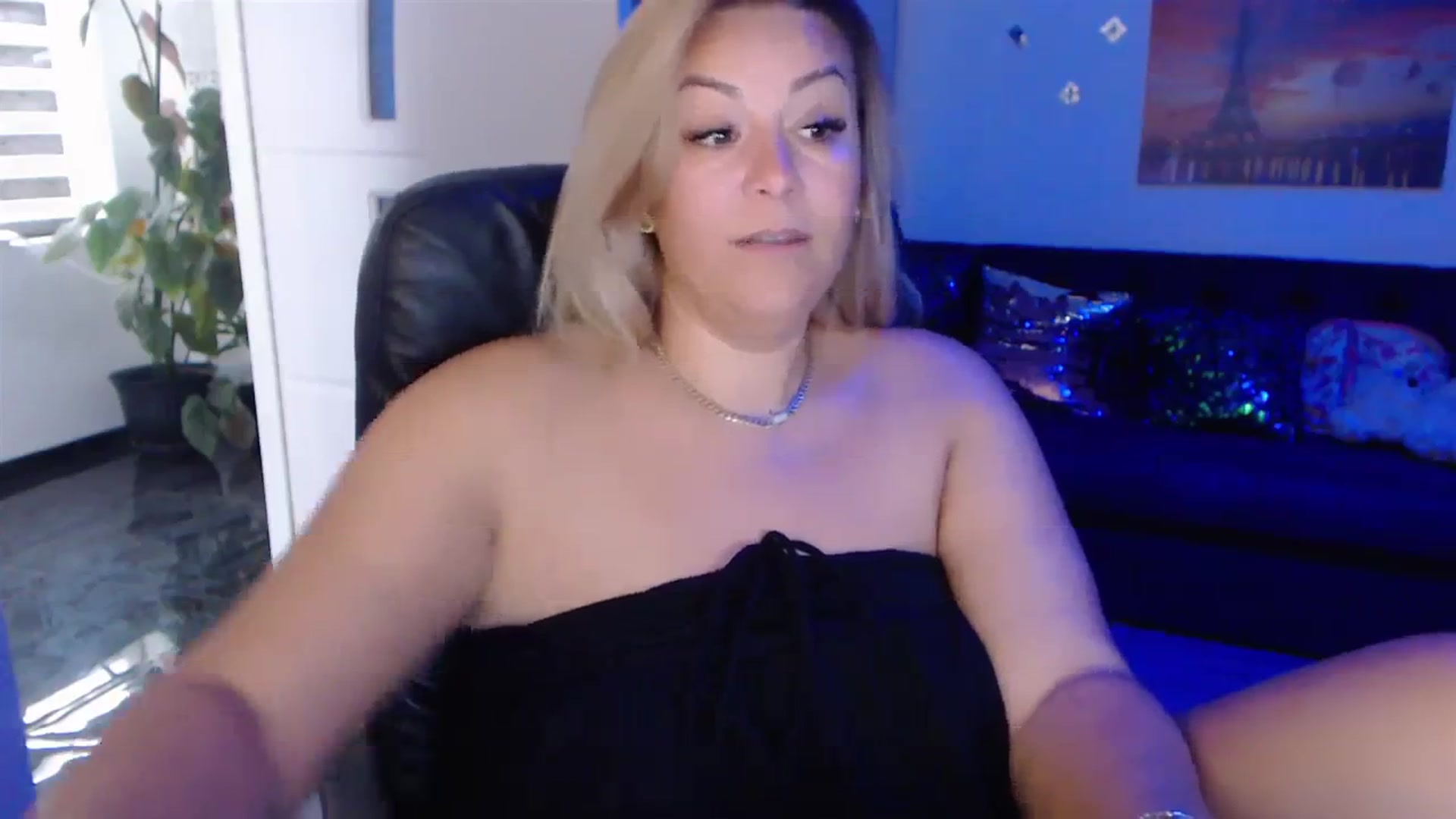 Gallery image thumbnail from A_baby_Boo's myfreecams stream on, 09/14/2023, 11:59 image 11 of 20