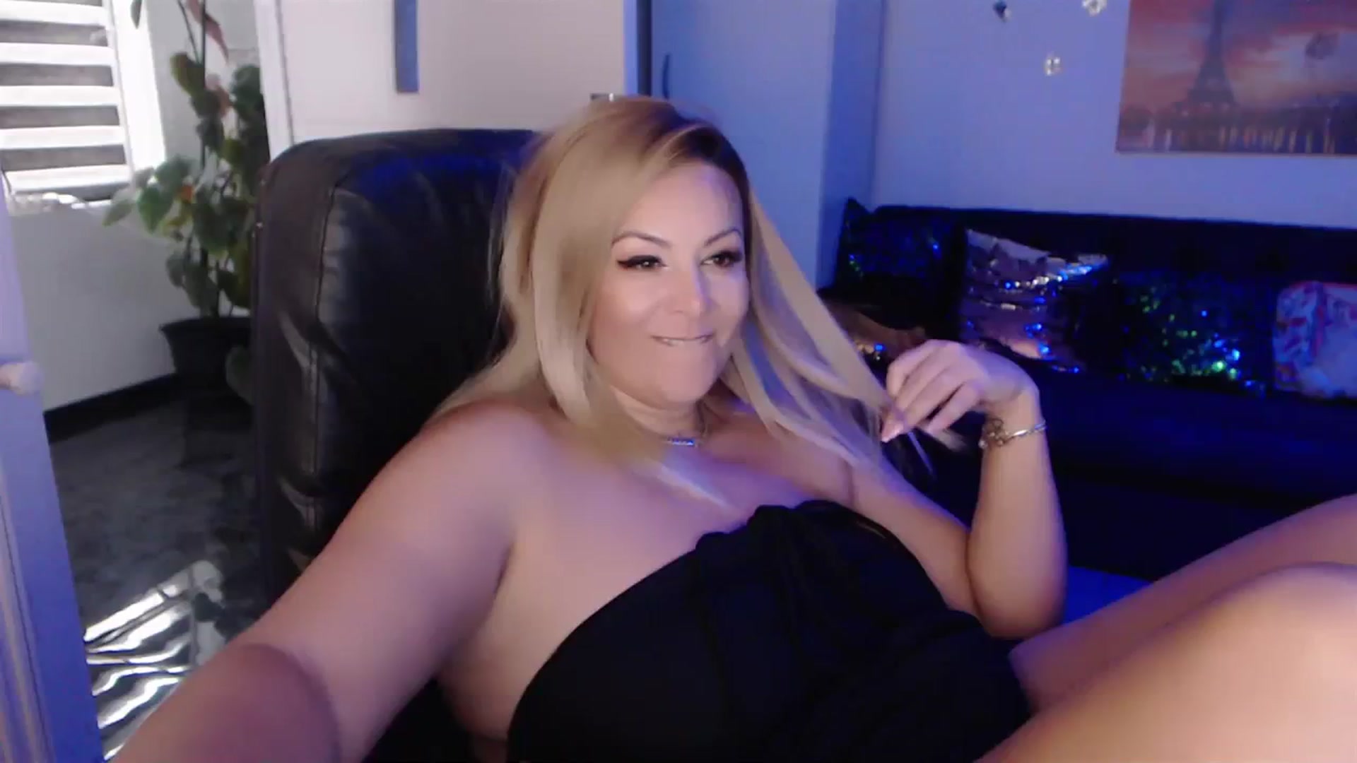 Gallery image thumbnail from A_baby_Boo's myfreecams stream on, 09/14/2023, 15:14 image 1 of 20