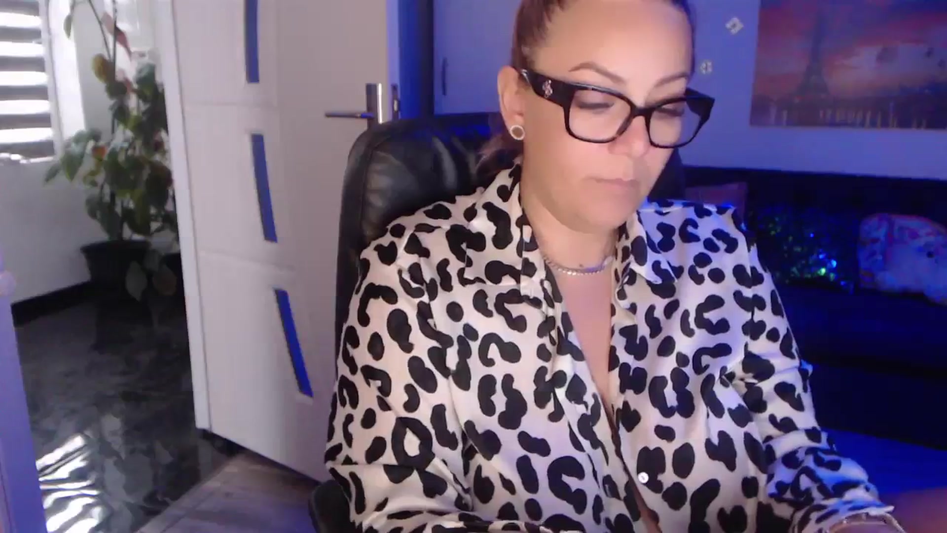 Gallery image thumbnail from A_baby_Boo's myfreecams stream on, 09/15/2023, 13:51 image 8 of 20