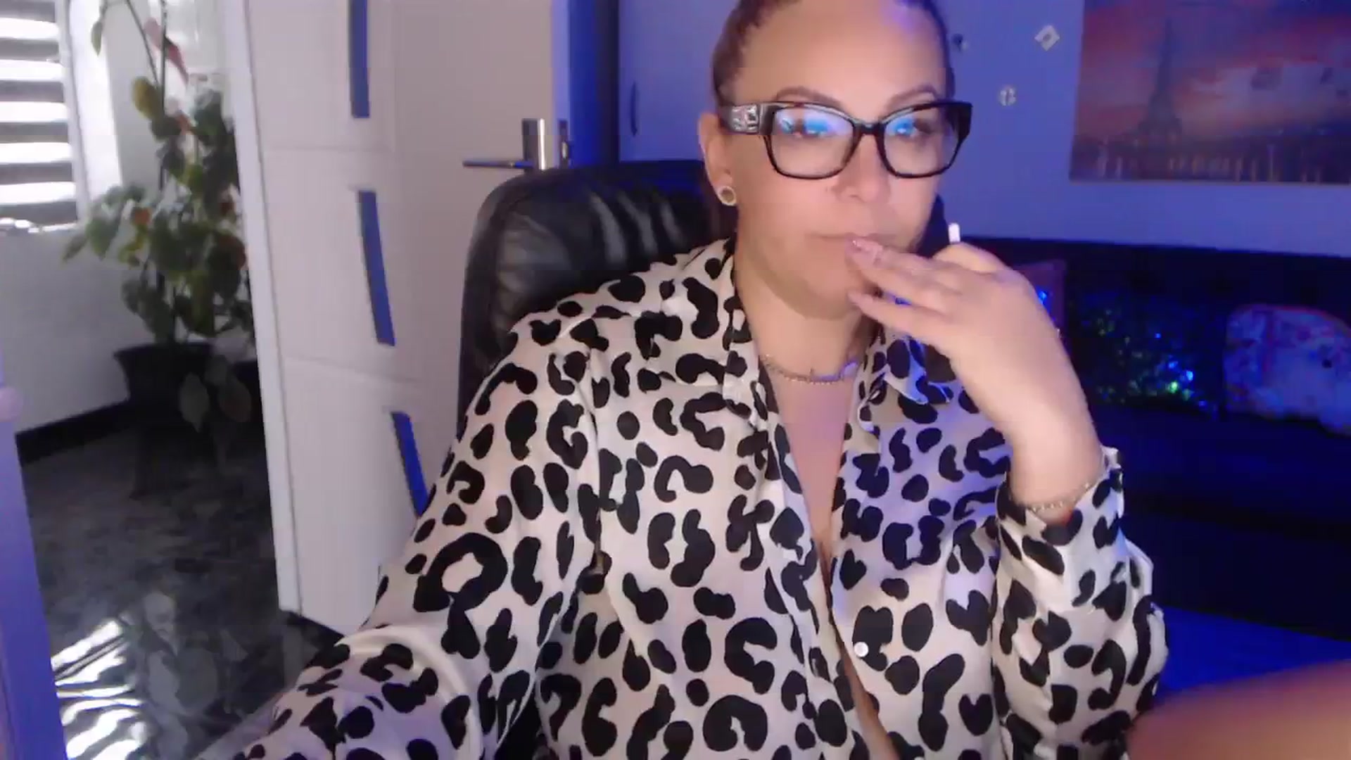 Gallery image thumbnail from A_baby_Boo's myfreecams stream on, 09/15/2023, 13:51 image 10 of 20