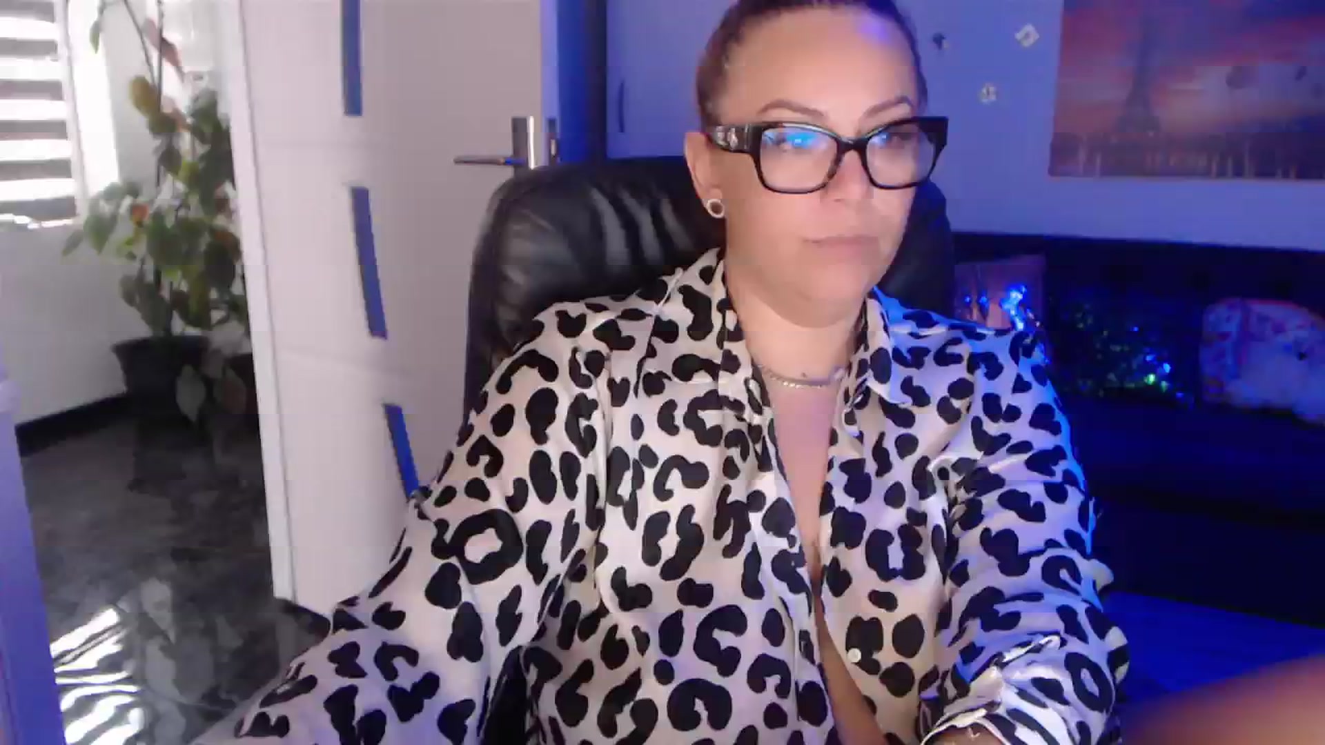 Gallery image thumbnail from A_baby_Boo's myfreecams stream on, 09/15/2023, 13:51 image 19 of 20