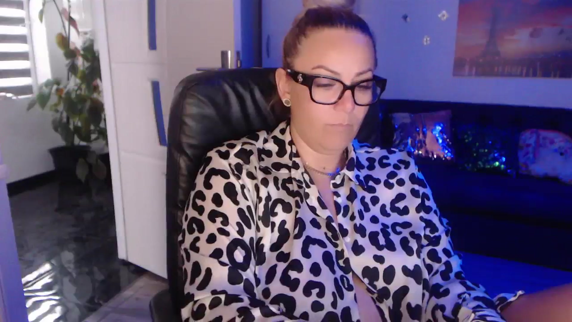 Gallery image thumbnail from A_baby_Boo's myfreecams stream on, 09/15/2023, 13:51 image 3 of 20