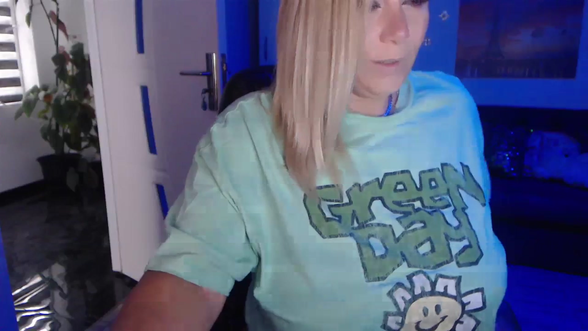 Gallery image thumbnail from A_baby_Boo's myfreecams stream on, 09/16/2023, 13:43 image 20 of 20