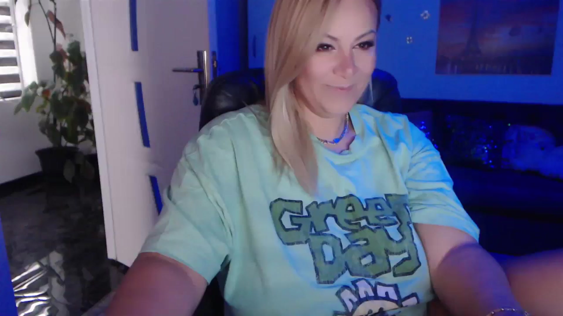 Gallery image thumbnail from A_baby_Boo's myfreecams stream on, 09/16/2023, 13:43 image 16 of 20