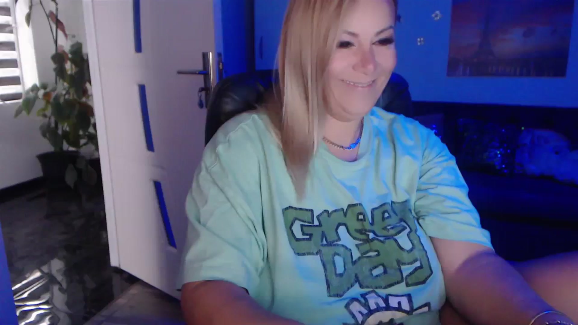 Gallery image thumbnail from A_baby_Boo's myfreecams stream on, 09/16/2023, 13:43 image 12 of 20