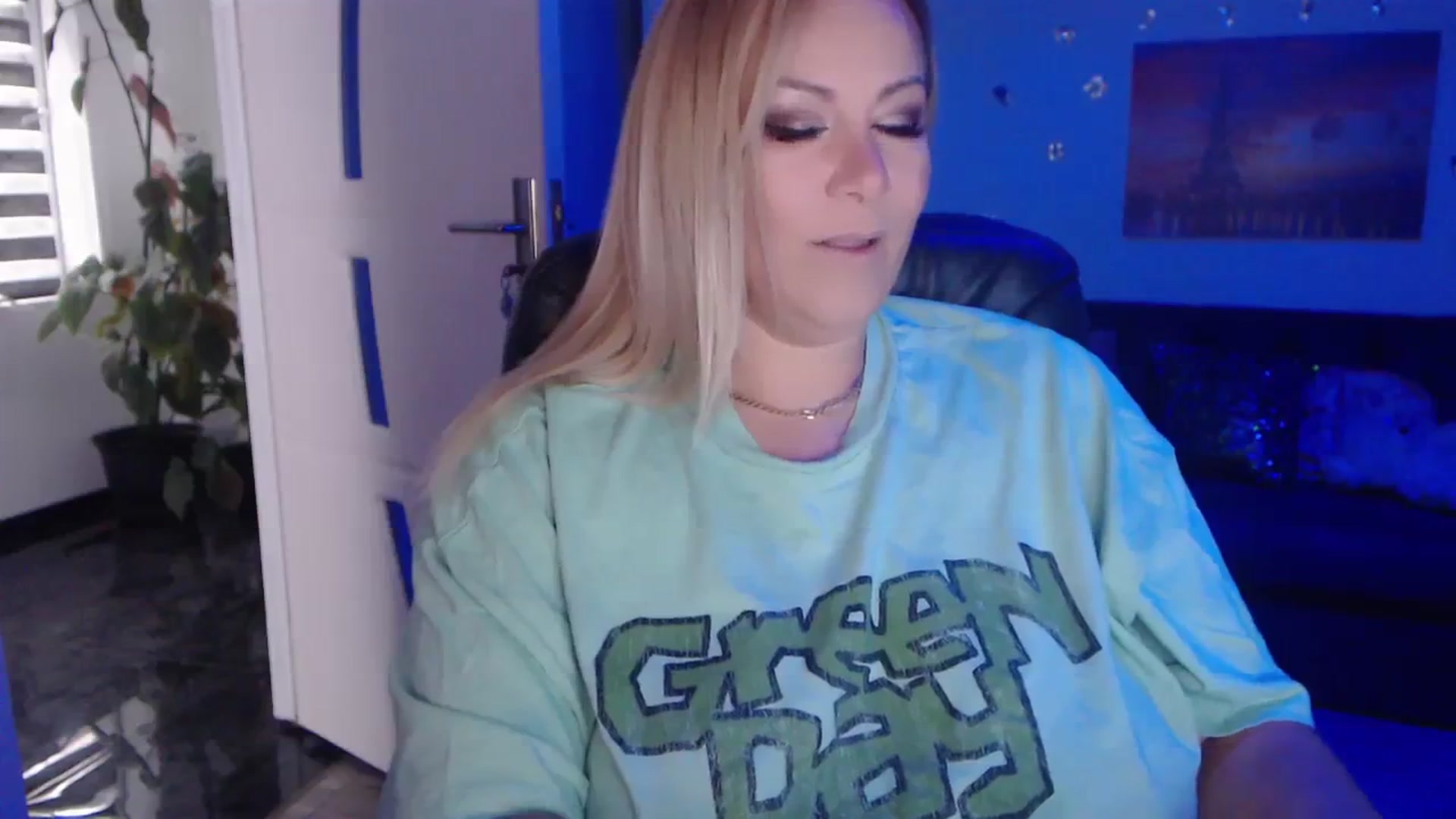 Gallery image thumbnail from A_baby_Boo's myfreecams stream on, 09/16/2023, 13:43 image 5 of 20