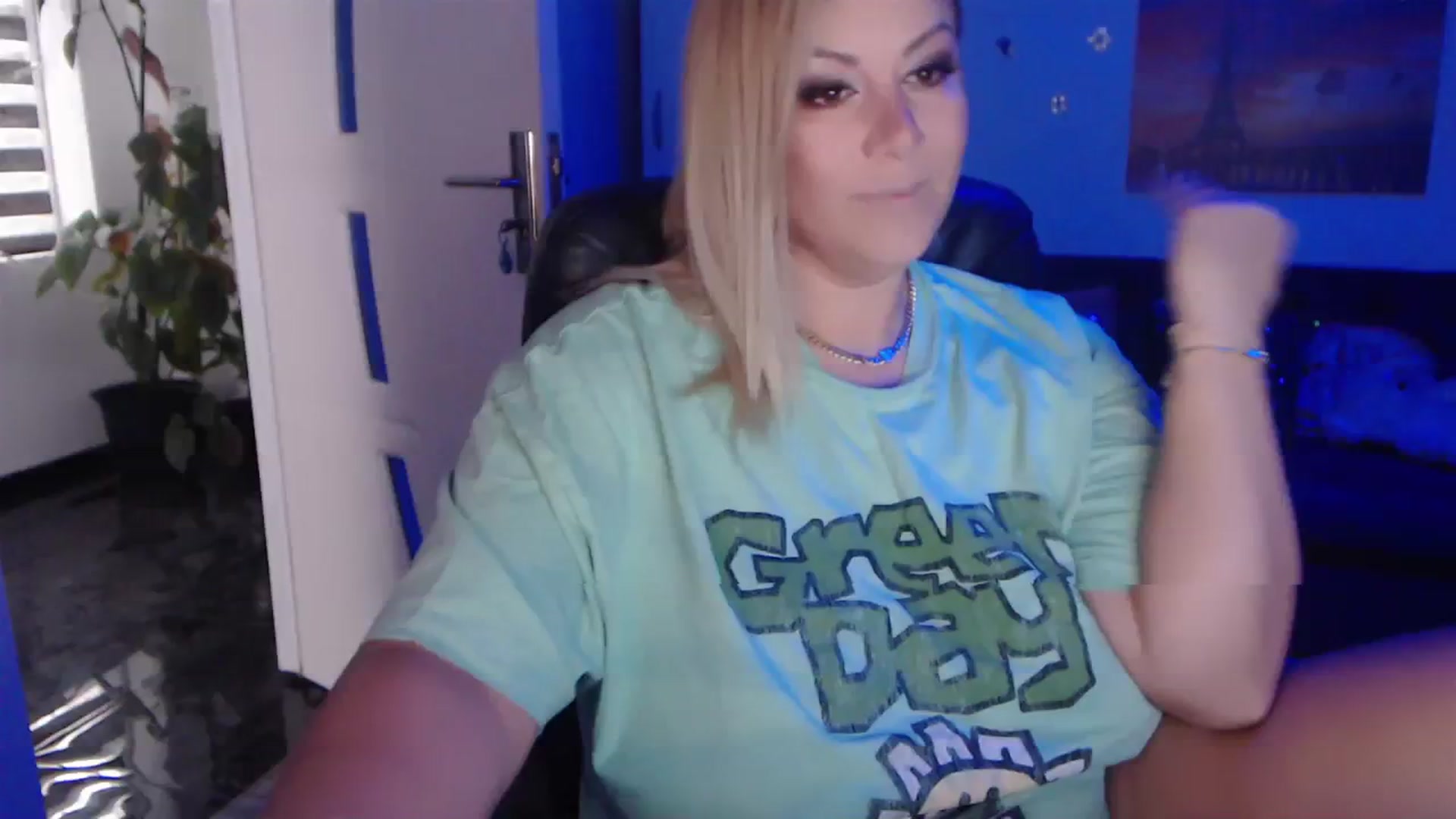 Gallery image thumbnail from A_baby_Boo's myfreecams stream on, 09/16/2023, 13:43 image 10 of 20