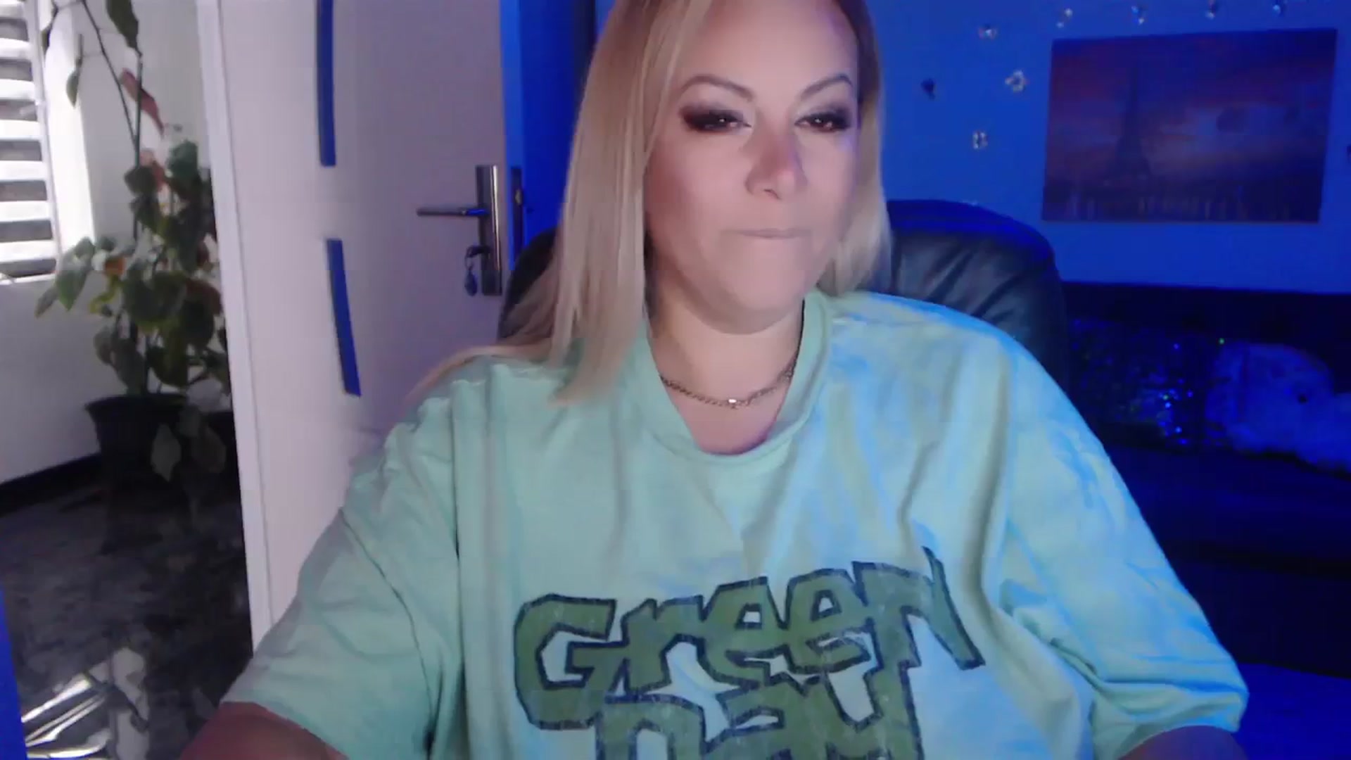 Gallery image thumbnail from A_baby_Boo's myfreecams stream on, 09/16/2023, 13:43 image 8 of 20