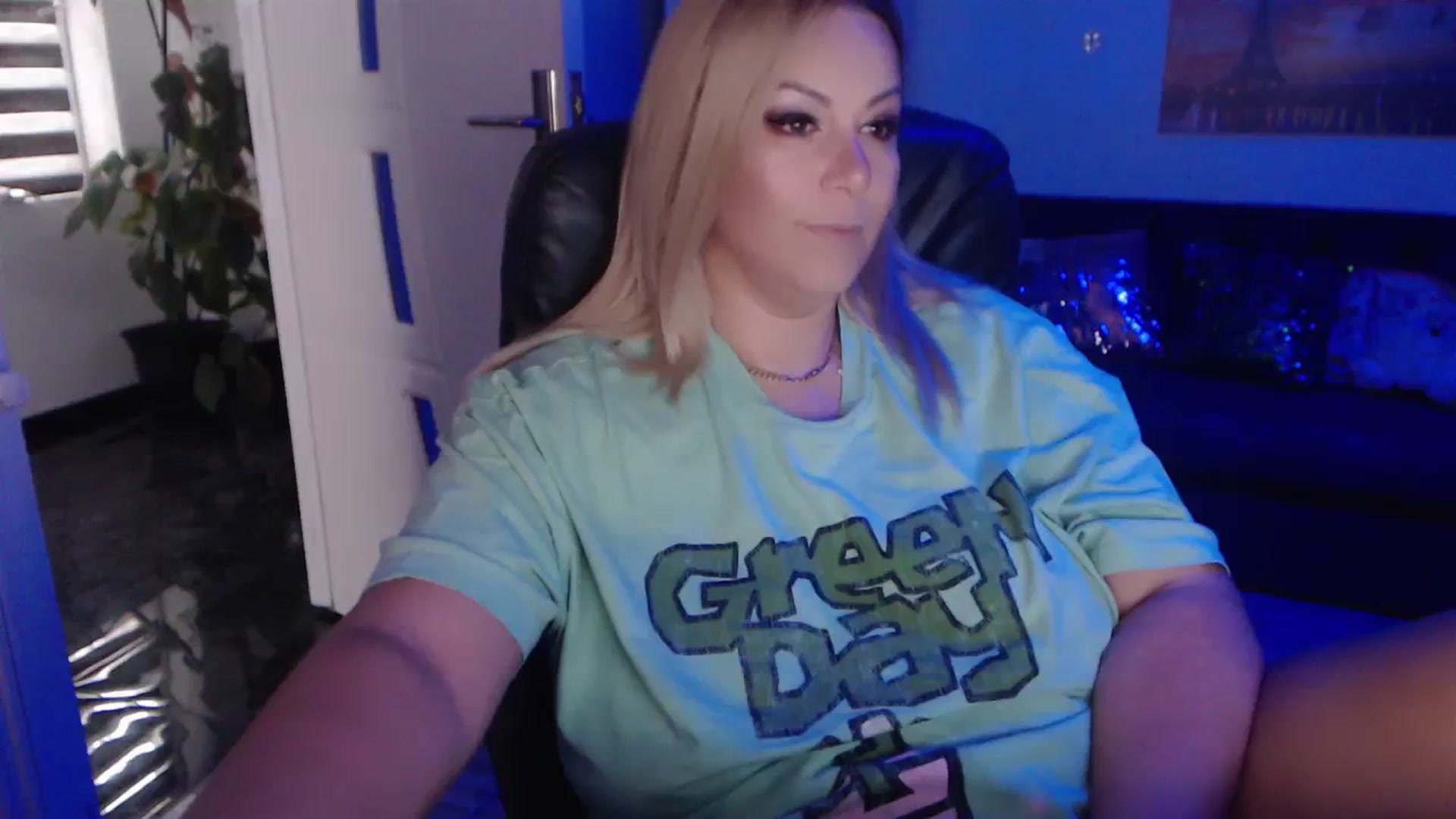 Gallery image thumbnail from A_baby_Boo's myfreecams stream on, 09/16/2023, 14:07 image 19 of 20