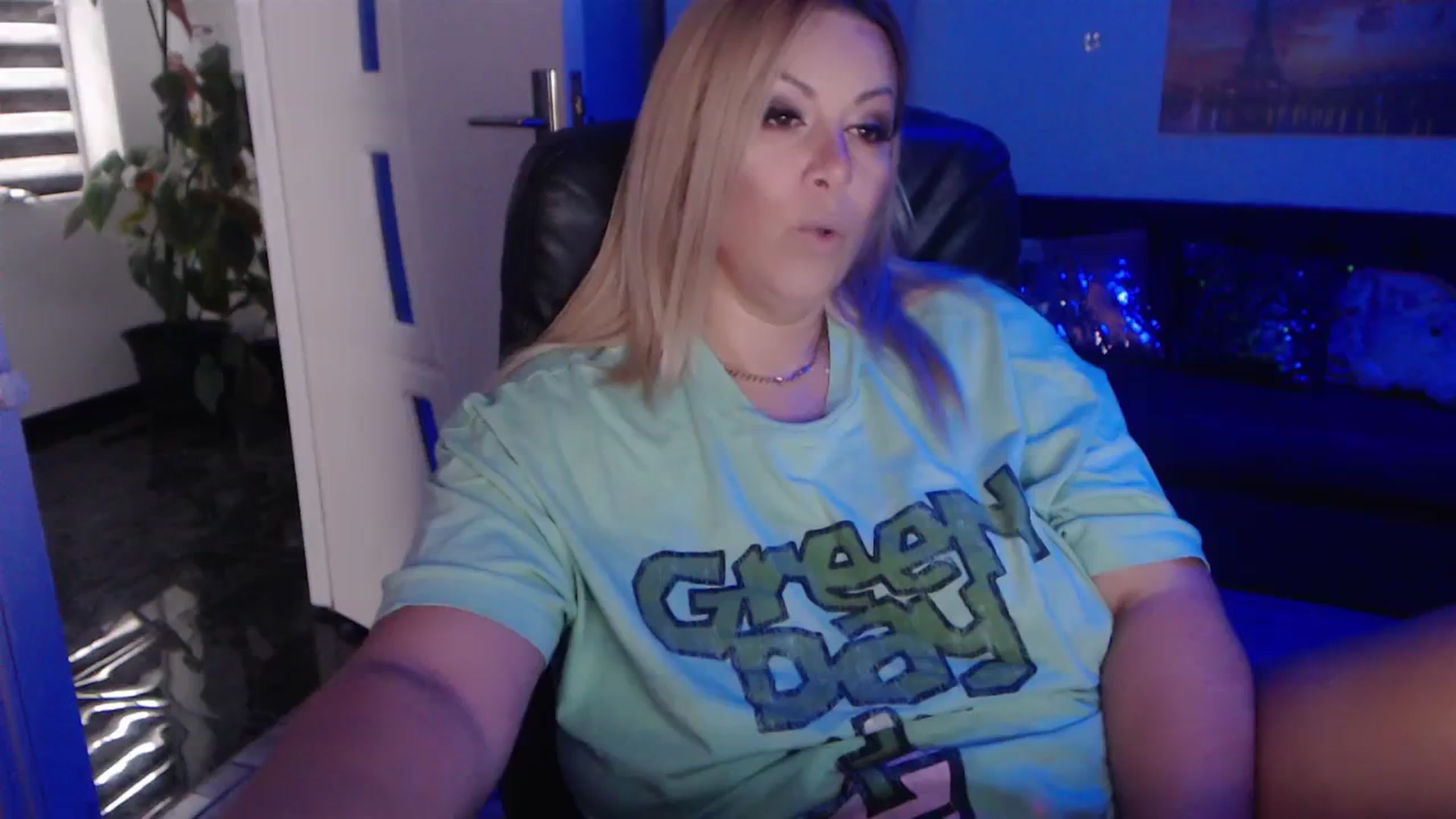 Gallery image thumbnail from A_baby_Boo's myfreecams stream on, 09/16/2023, 14:07 image 20 of 20