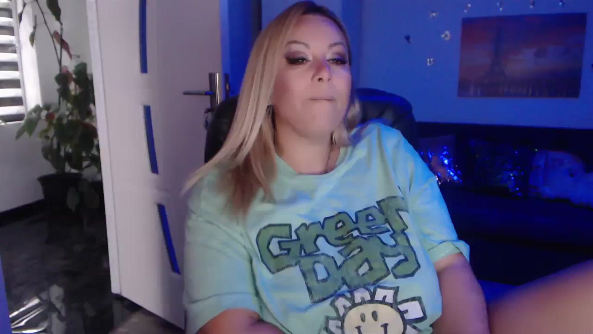 Gallery image thumbnail from A_baby_Boo's myfreecams stream on, 09/16/2023, 14:07 image 3 of 20
