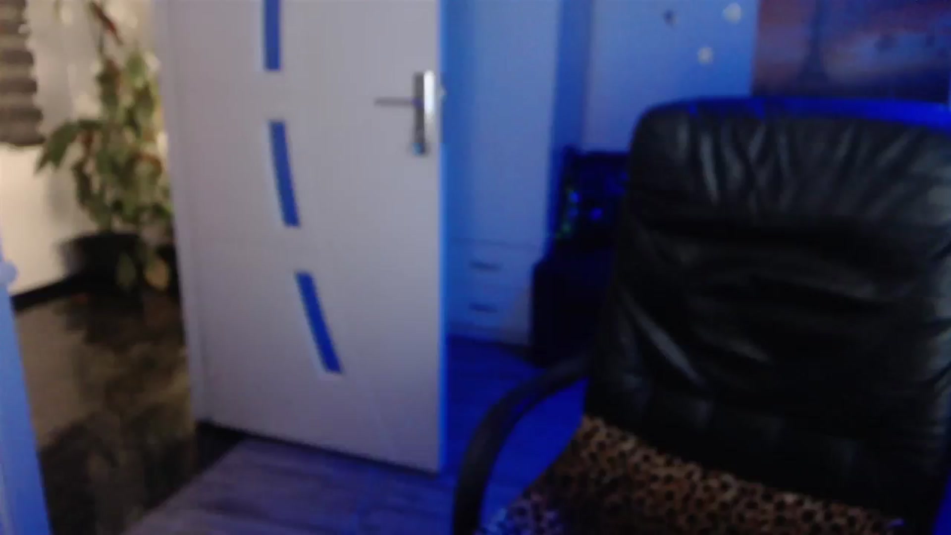 Gallery image thumbnail from A_baby_Boo's myfreecams stream on, 09/17/2023, 24:05 image 1 of 20