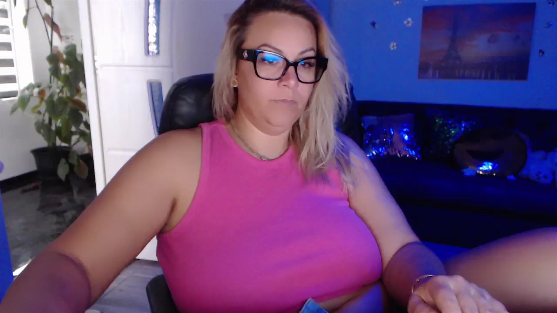 Gallery image thumbnail from A_baby_Boo's myfreecams stream on, 09/19/2023, 13:17 image 20 of 20
