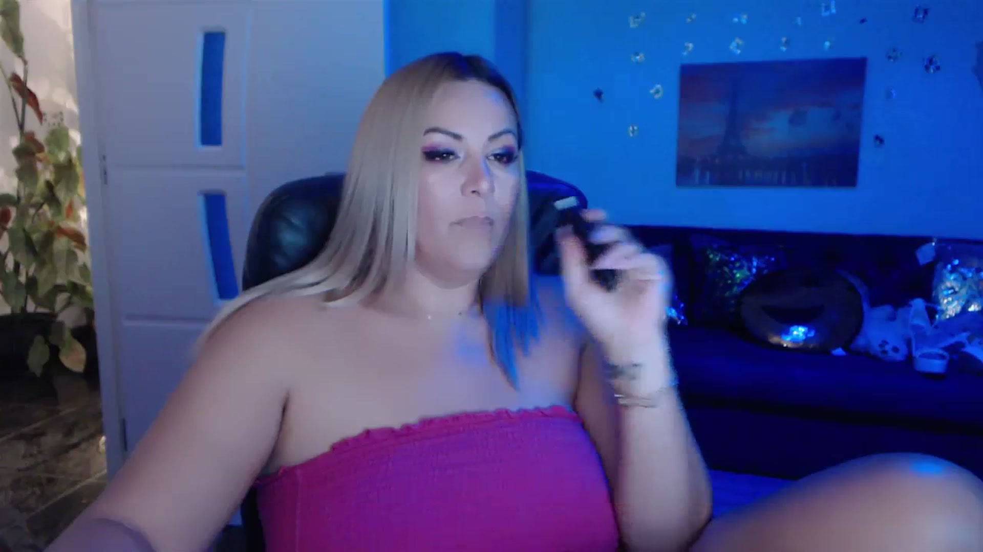 Gallery image thumbnail from A_baby_Boo's myfreecams stream on, 09/19/2023, 20:11 image 3 of 20