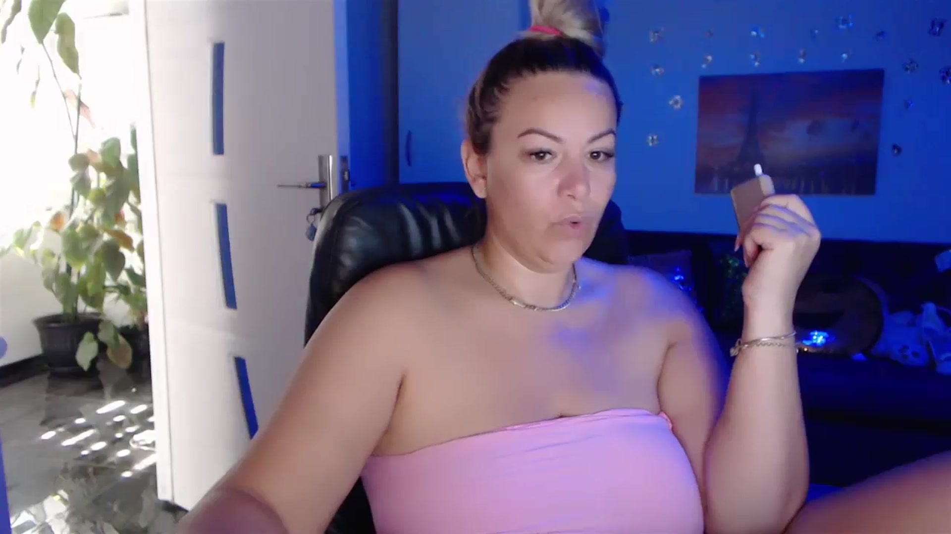 Gallery image thumbnail from A_baby_Boo's myfreecams stream on, 09/24/2023, 09:03 image 13 of 20