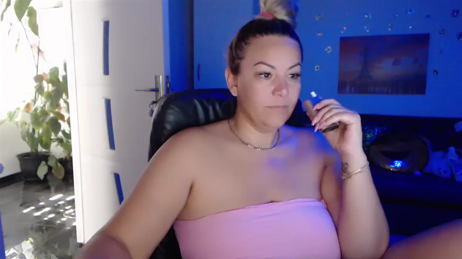 Gallery image thumbnail from A_baby_Boo's myfreecams stream on, 09/24/2023, 09:03 image 9 of 20