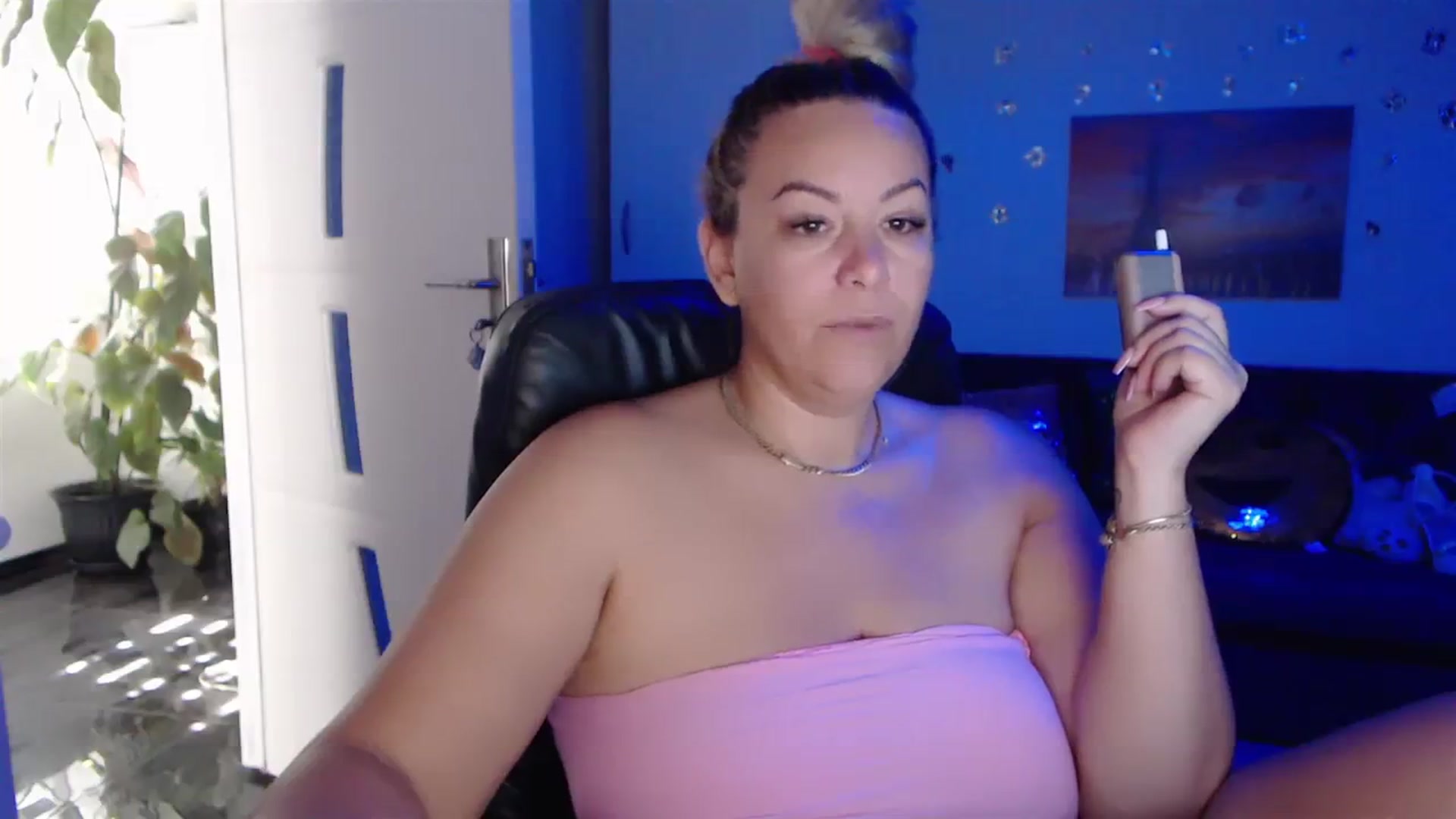 Gallery image thumbnail from A_baby_Boo's myfreecams stream on, 09/24/2023, 09:03 image 12 of 20