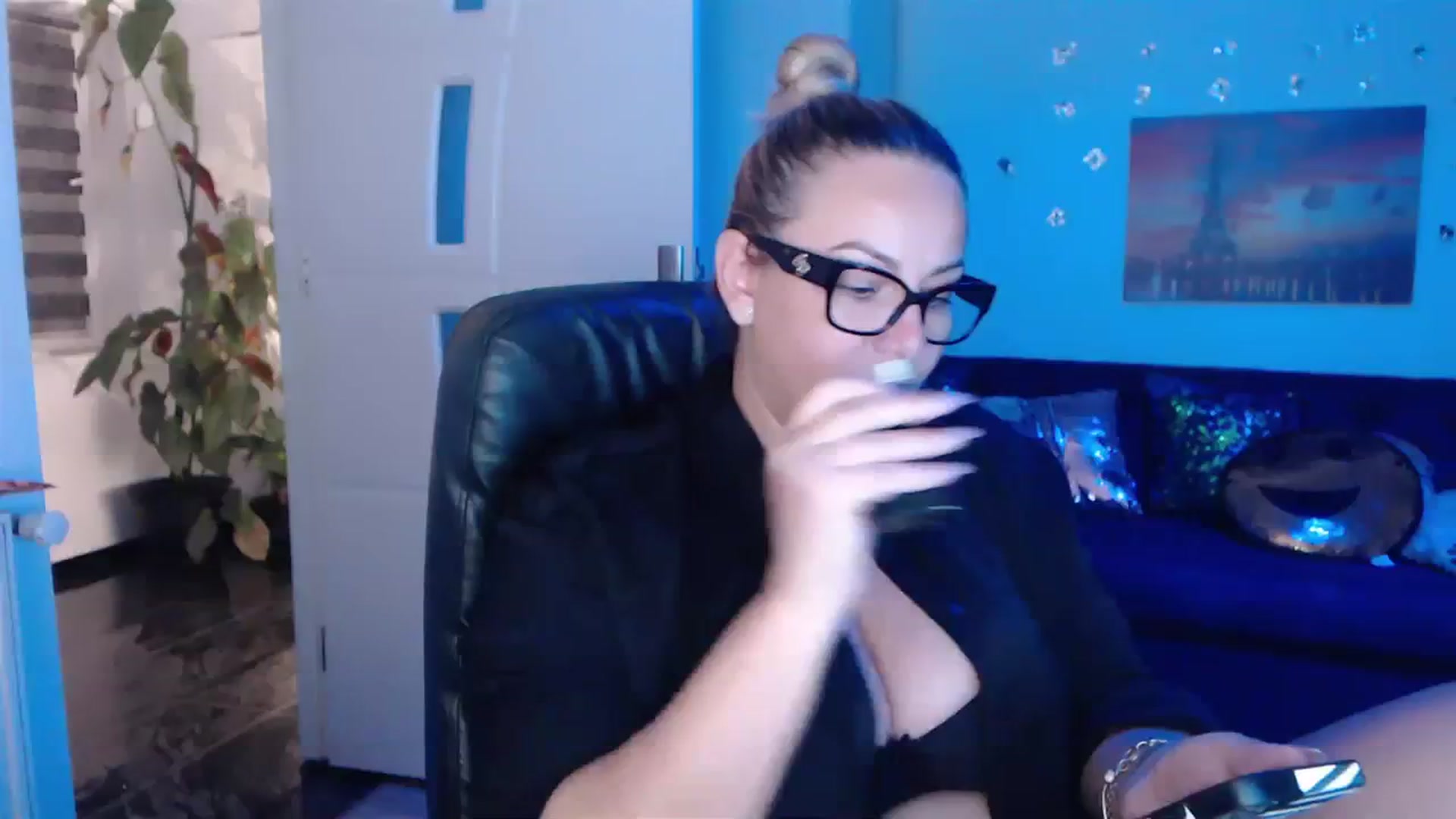 Gallery image thumbnail from A_baby_Boo's myfreecams stream on, 09/25/2023, 19:15 image 1 of 20