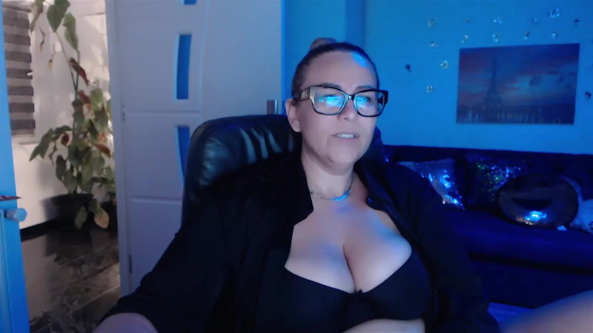Gallery image thumbnail from A_baby_Boo's myfreecams stream on, 09/25/2023, 19:15 image 8 of 20