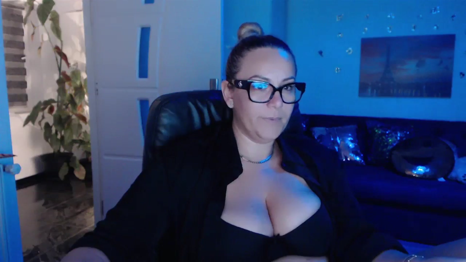 Gallery image thumbnail from A_baby_Boo's myfreecams stream on, 09/25/2023, 19:15 image 9 of 20