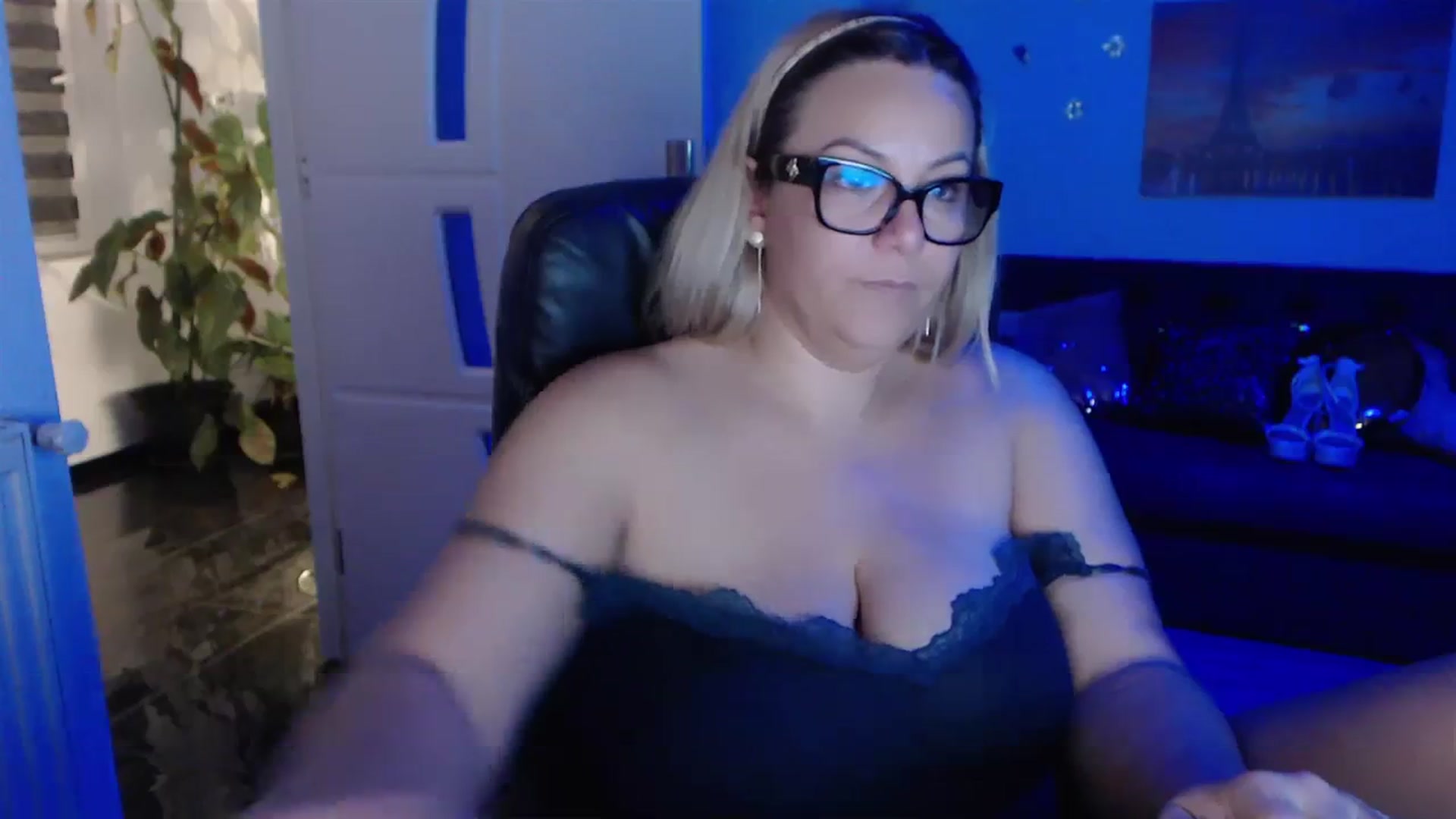 Gallery image thumbnail from A_baby_Boo's myfreecams stream on, 10/01/2023, 05:15 image 3 of 20
