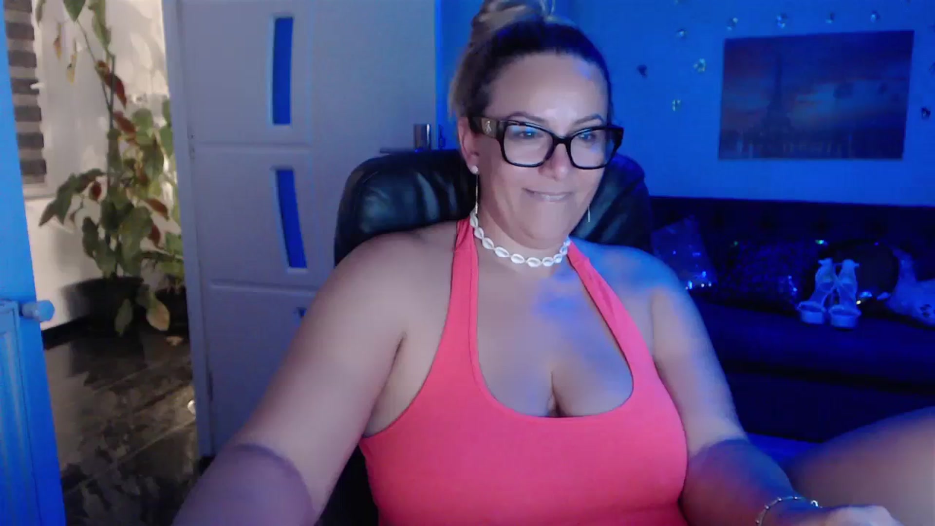 Gallery image thumbnail from A_baby_Boo's myfreecams stream on, 10/02/2023, 02:38 image 18 of 20