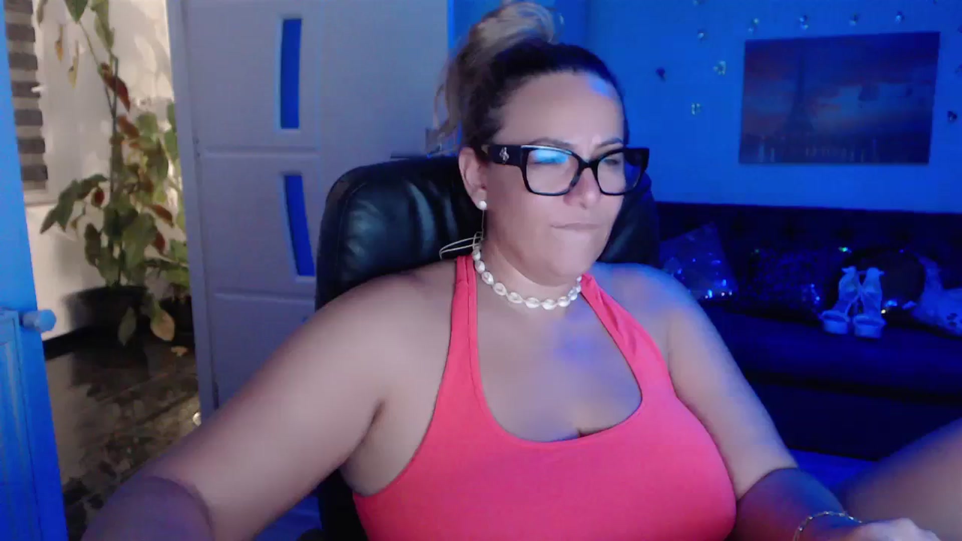 Gallery image thumbnail from A_baby_Boo's myfreecams stream on, 10/02/2023, 02:38 image 2 of 20