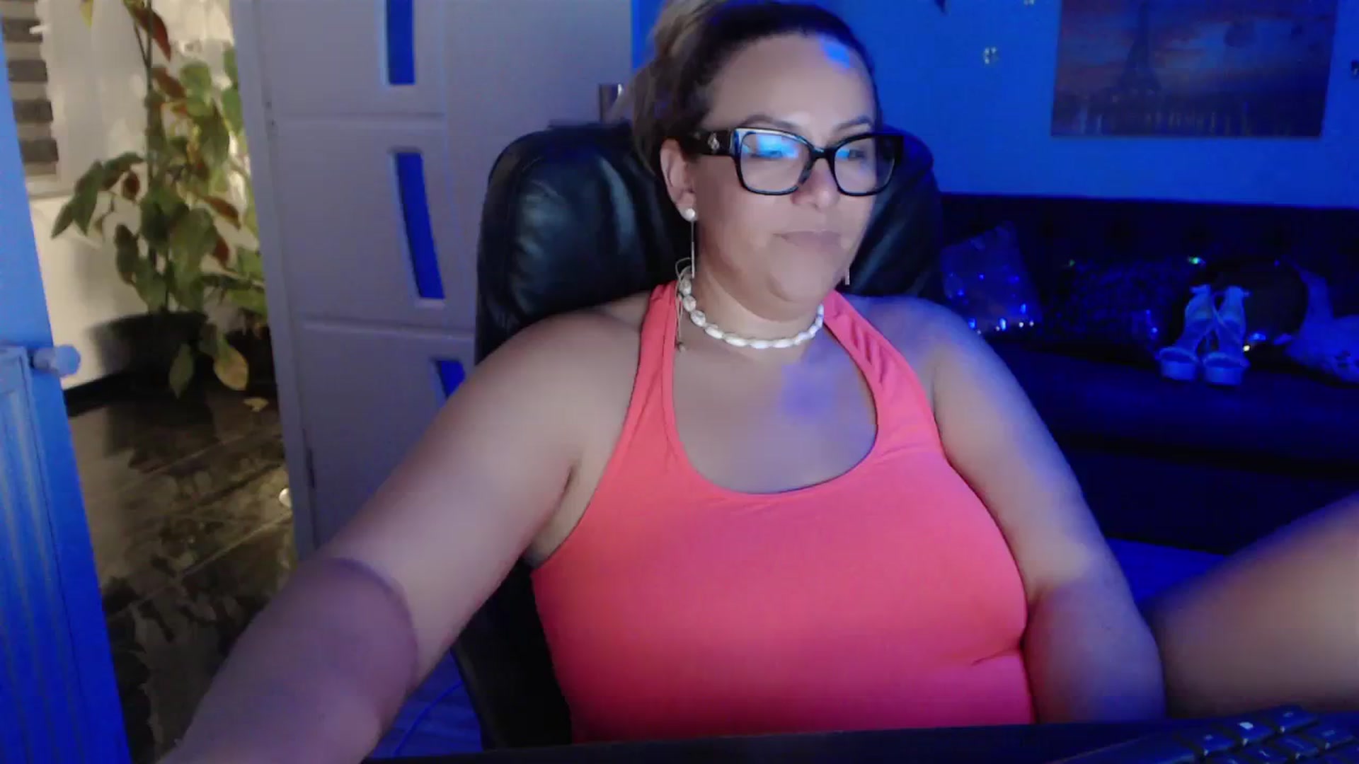 Gallery image thumbnail from A_baby_Boo's myfreecams stream on, 10/02/2023, 02:38 image 5 of 20
