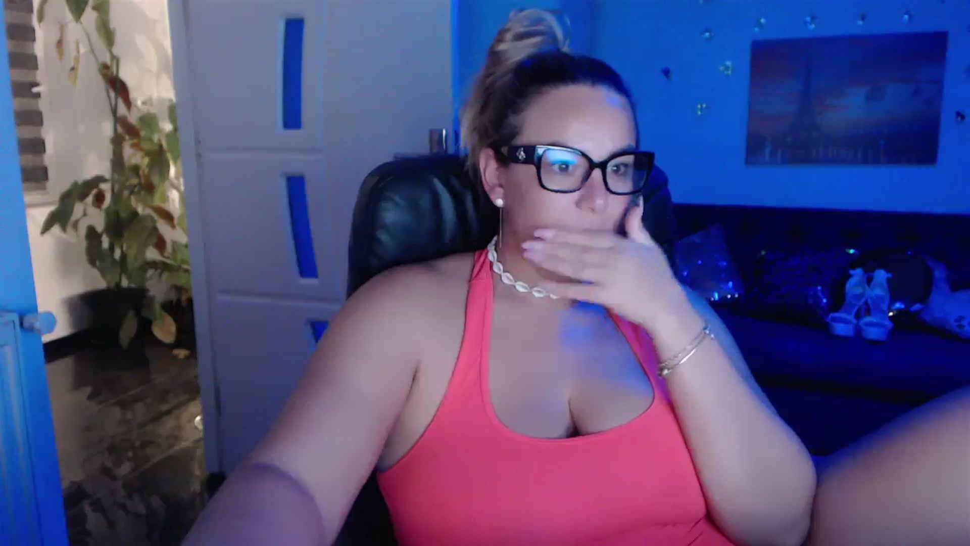 Gallery image thumbnail from A_baby_Boo's myfreecams stream on, 10/02/2023, 02:38 image 16 of 20