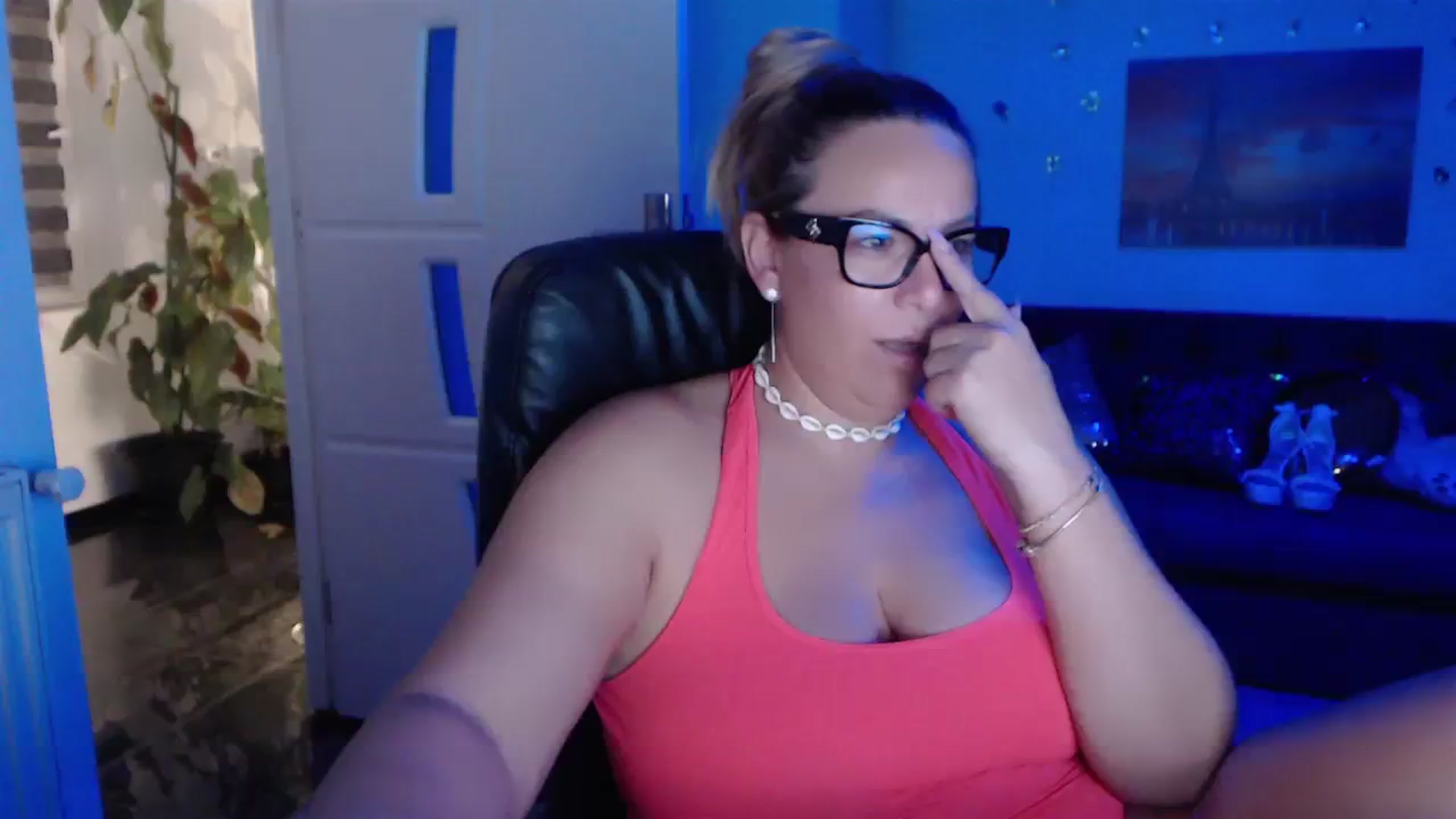 Gallery image thumbnail from A_baby_Boo's myfreecams stream on, 10/02/2023, 02:38 image 13 of 20