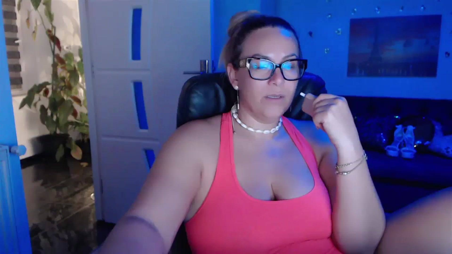 Gallery image thumbnail from A_baby_Boo's myfreecams stream on, 10/02/2023, 02:38 image 8 of 20