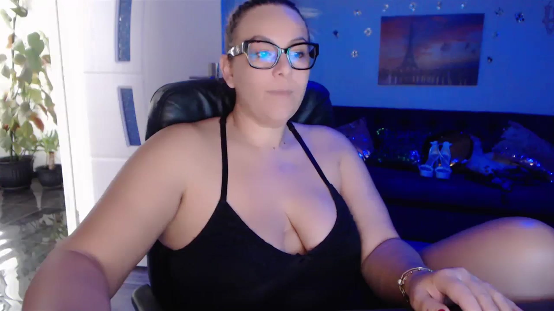 Gallery image thumbnail from A_baby_Boo's myfreecams stream on, 10/10/2023, 10:23 image 5 of 20