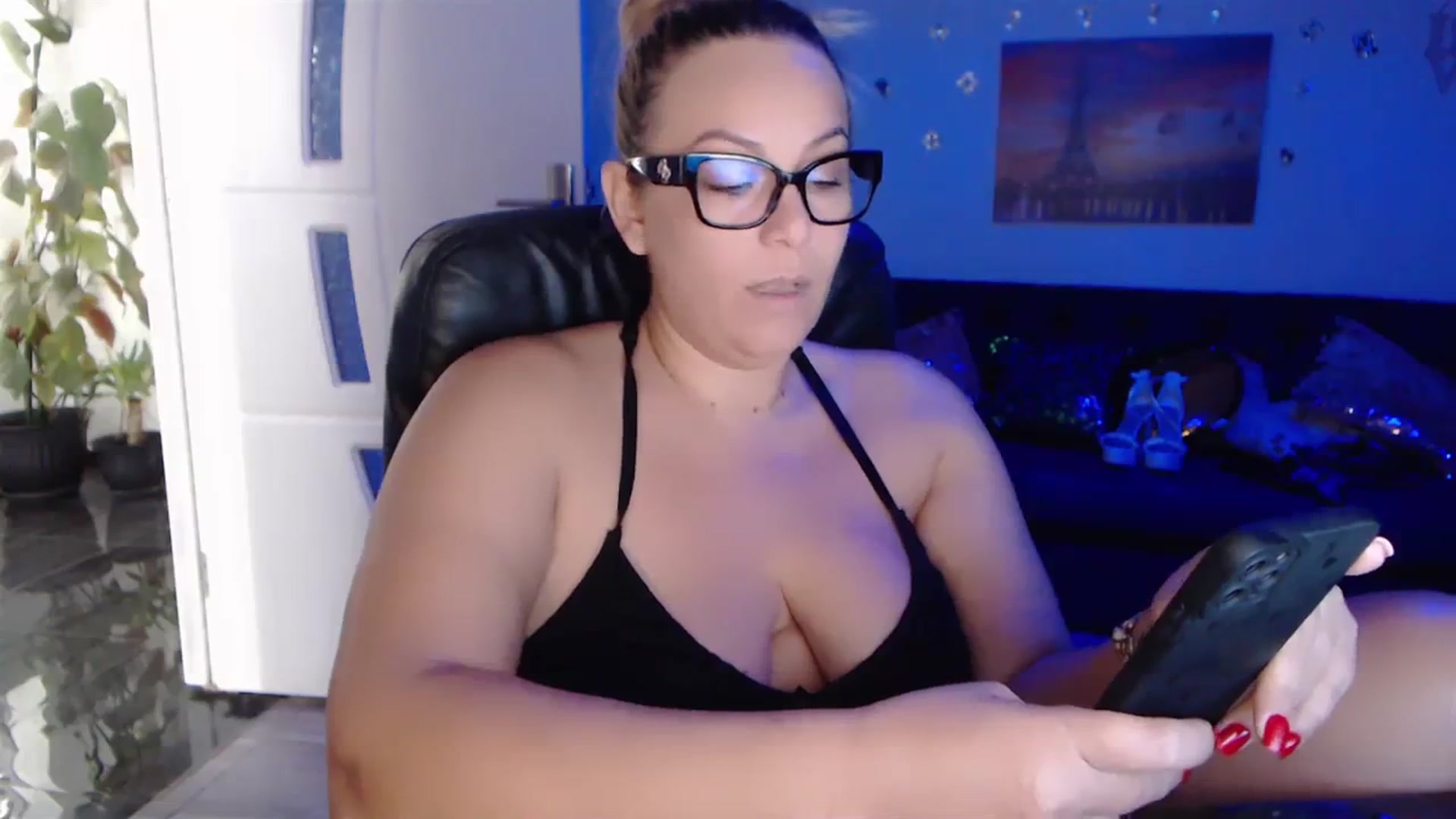 Gallery image thumbnail from A_baby_Boo's myfreecams stream on, 10/10/2023, 10:23 image 19 of 20