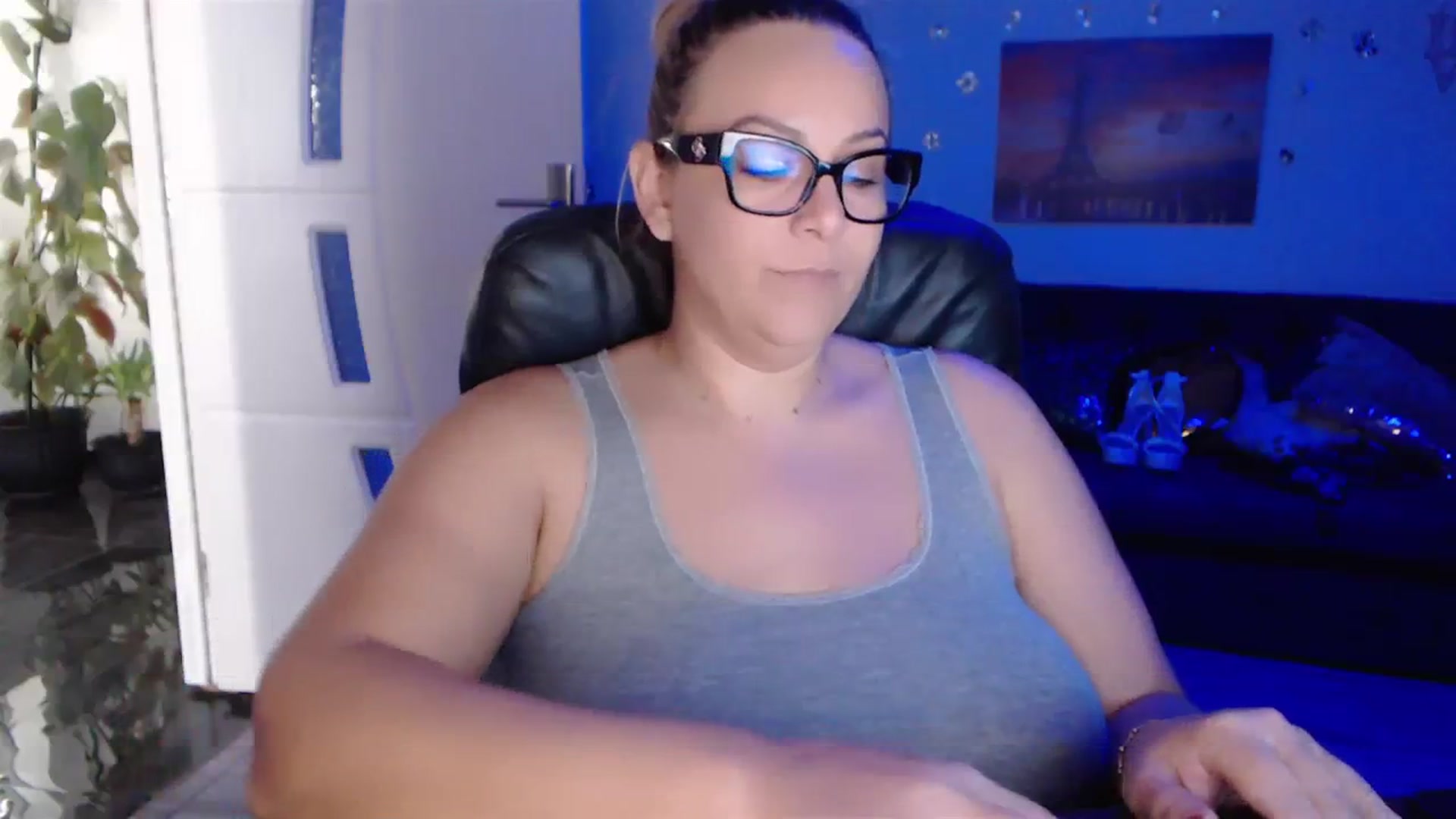 Gallery image thumbnail from A_baby_Boo's myfreecams stream on, 10/10/2023, 11:20 image 3 of 20