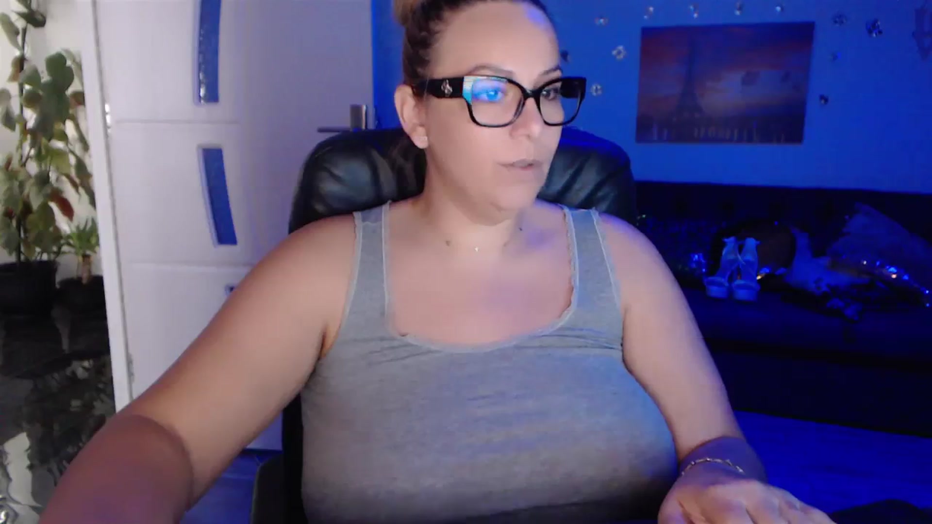 Gallery image thumbnail from A_baby_Boo's myfreecams stream on, 10/10/2023, 11:44 image 3 of 20